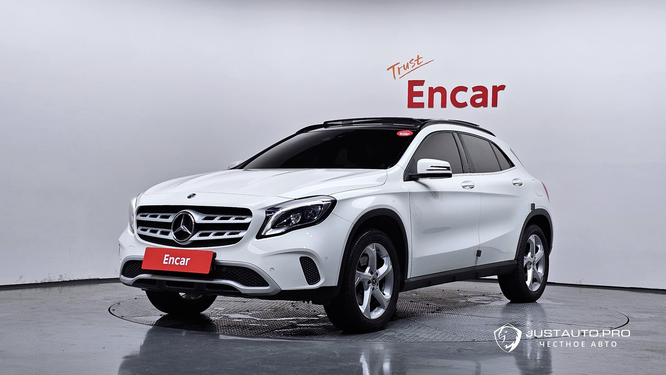 Автомобиль Mercedes-Benz GLA-Class