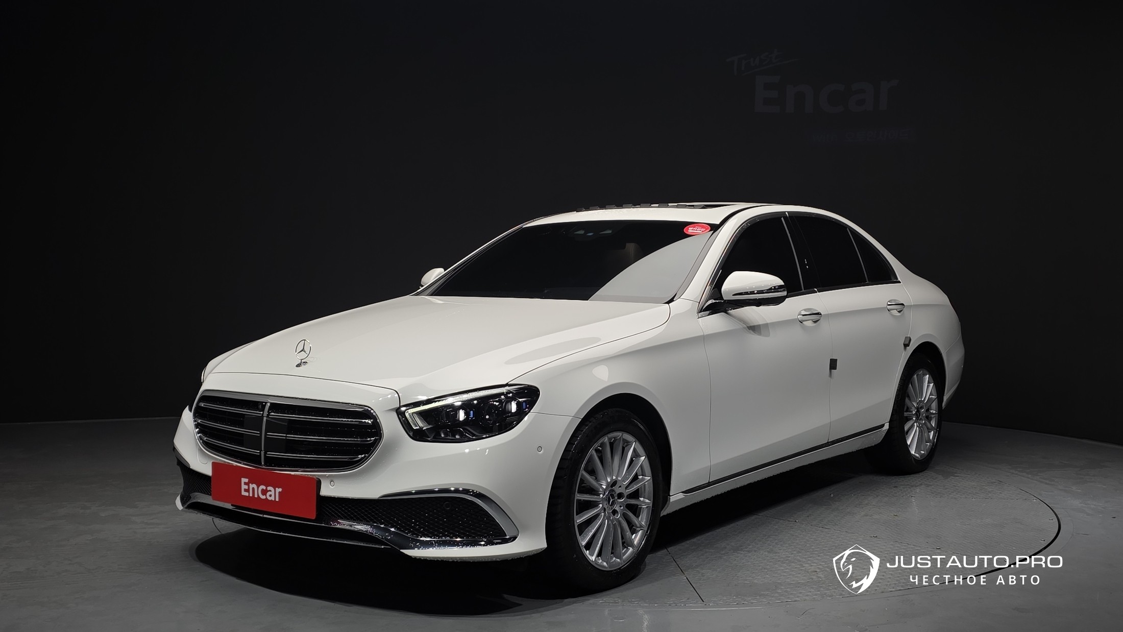 Автомобиль Mercedes-Benz E-Class