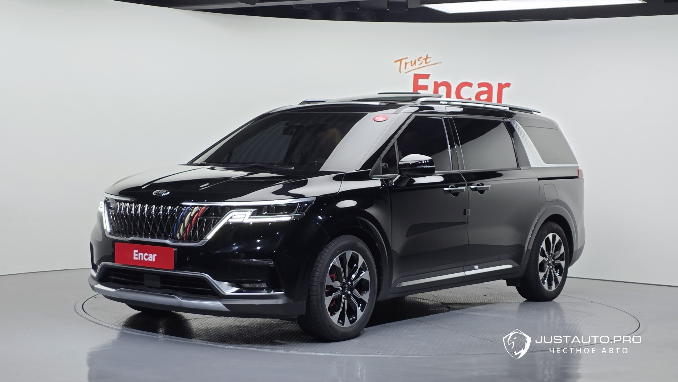 Автомобиль Kia Canival