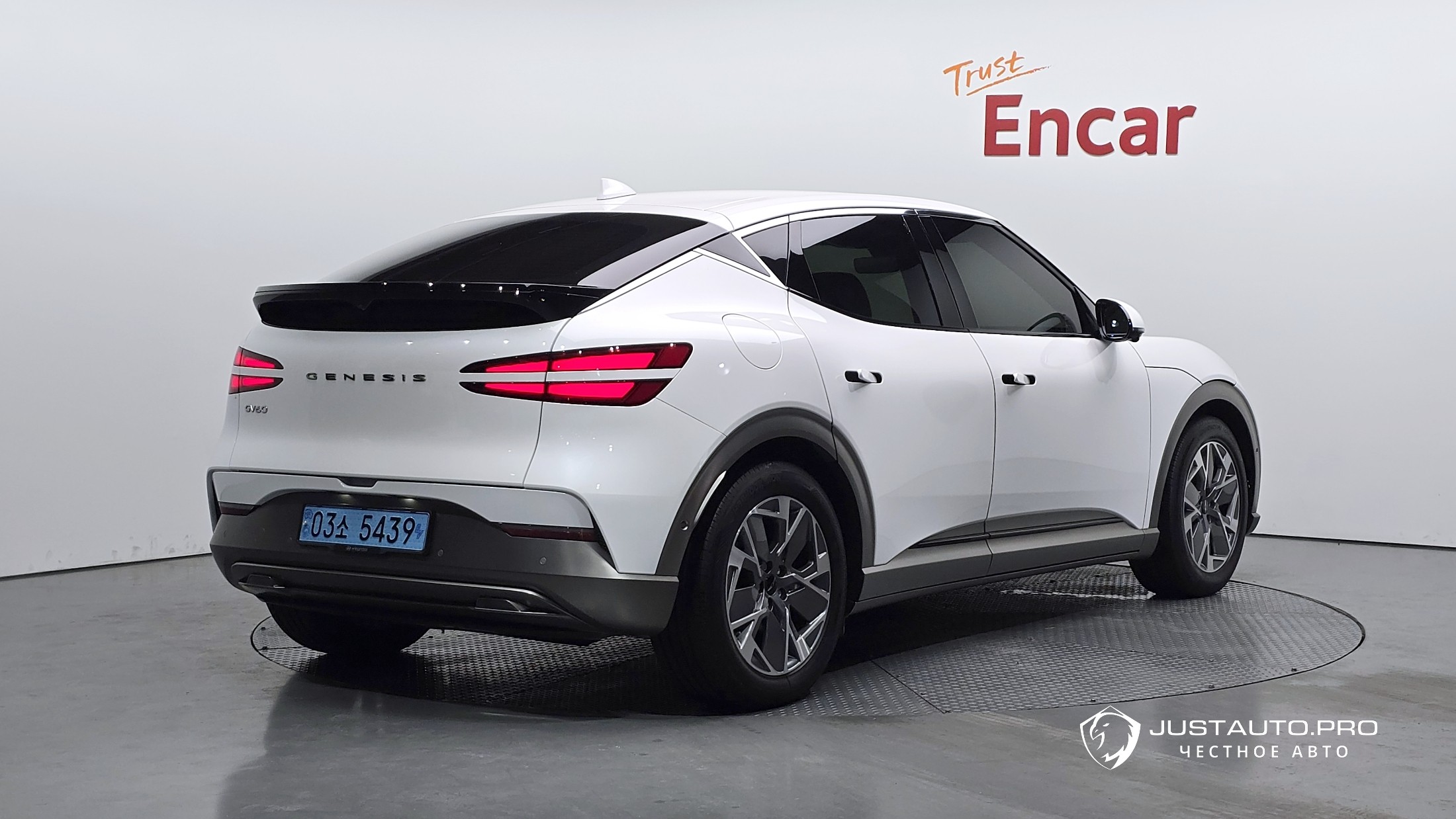Автомобиль Genesis GV60