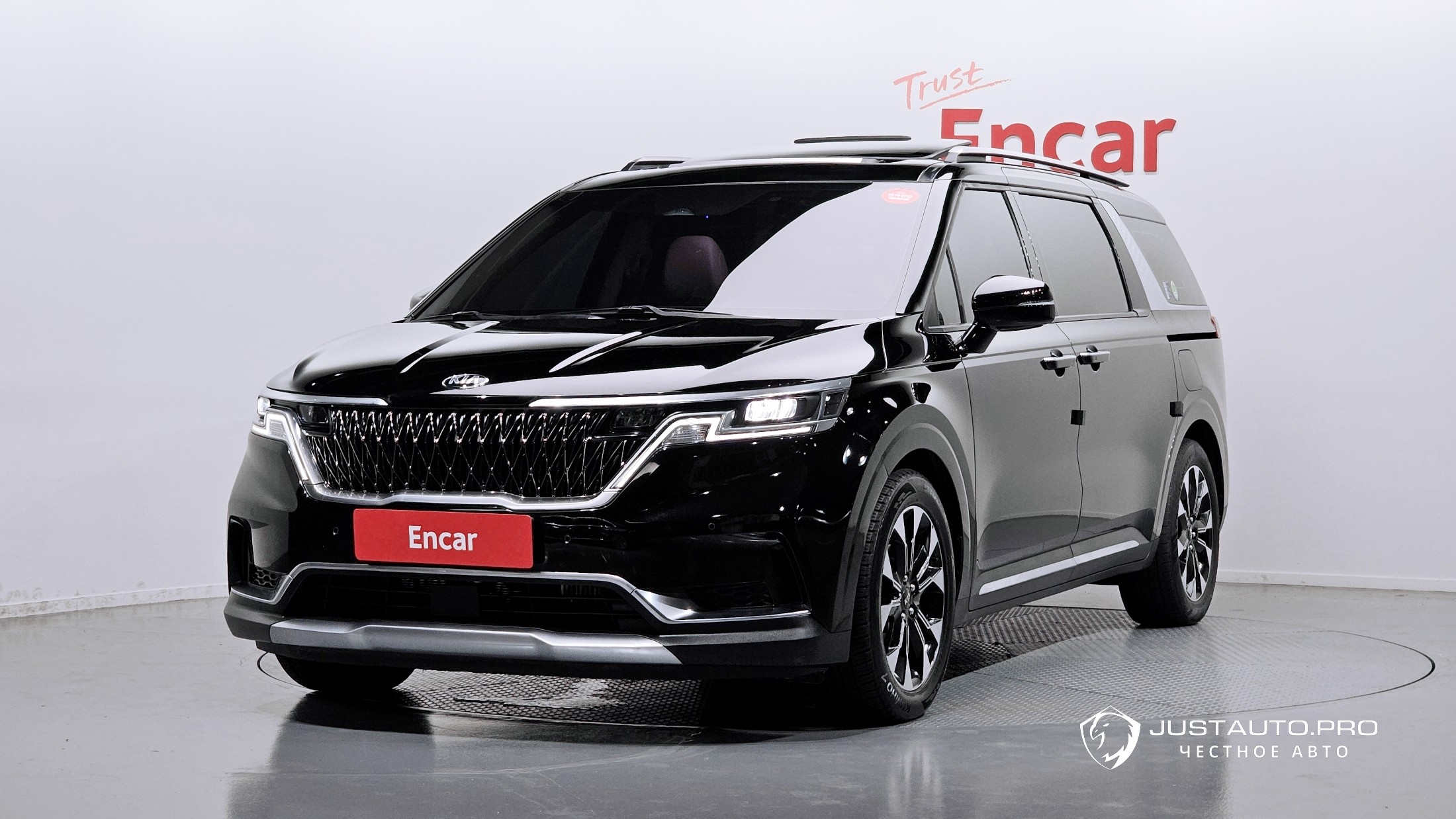 Автомобиль Kia Canival