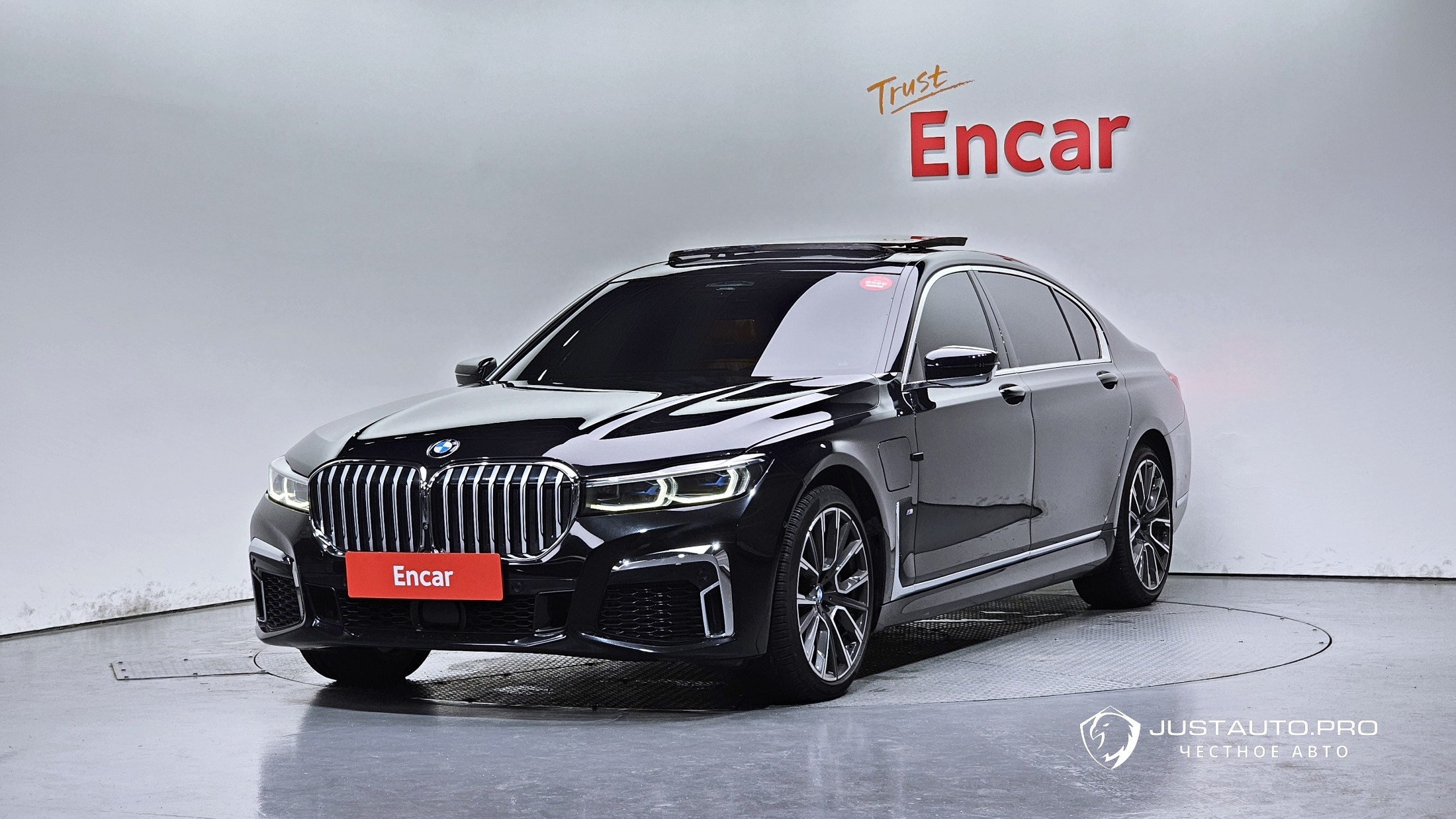 Автомобиль BMW 7-Series