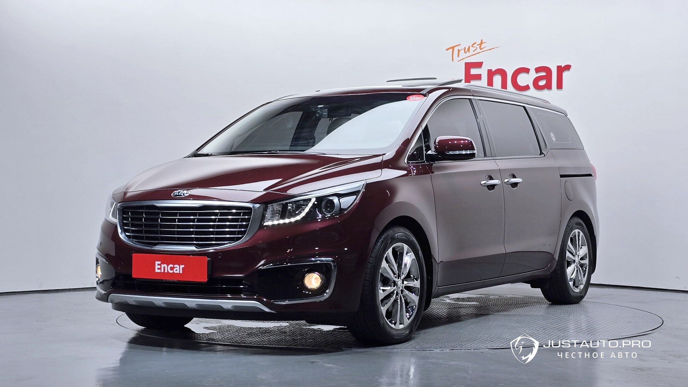 Автомобиль Kia Canival