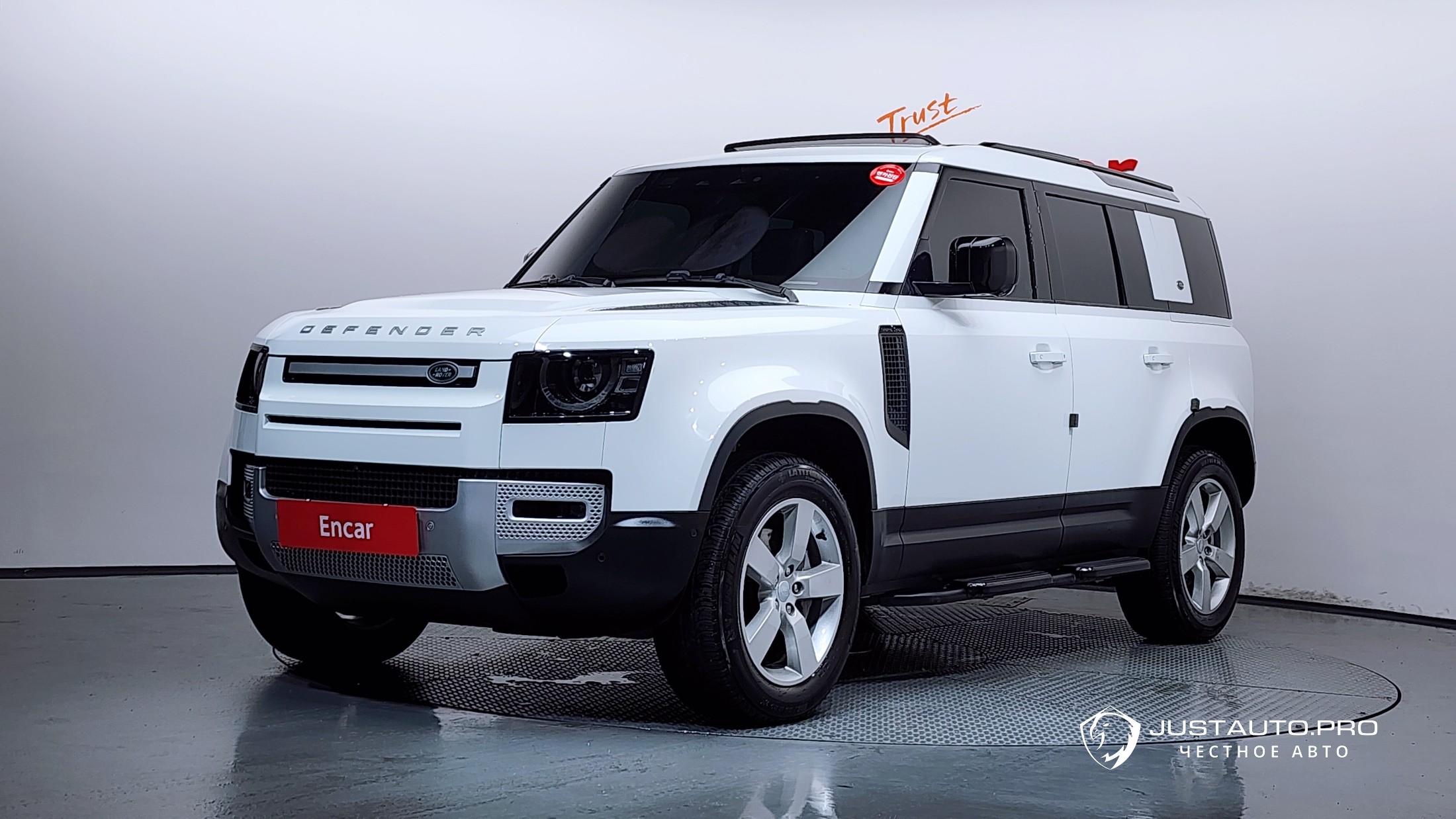 Автомобиль Land Rover Defender