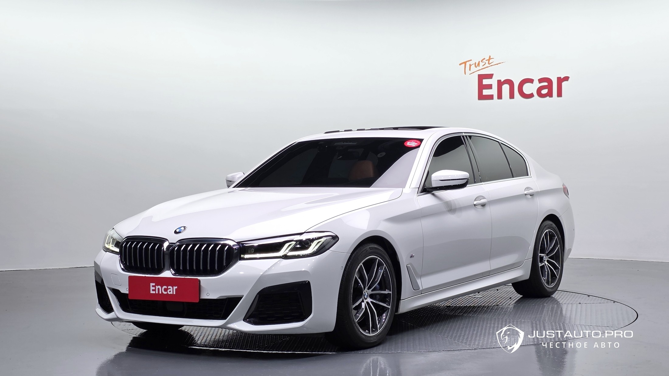 Автомобиль BMW 5-Series