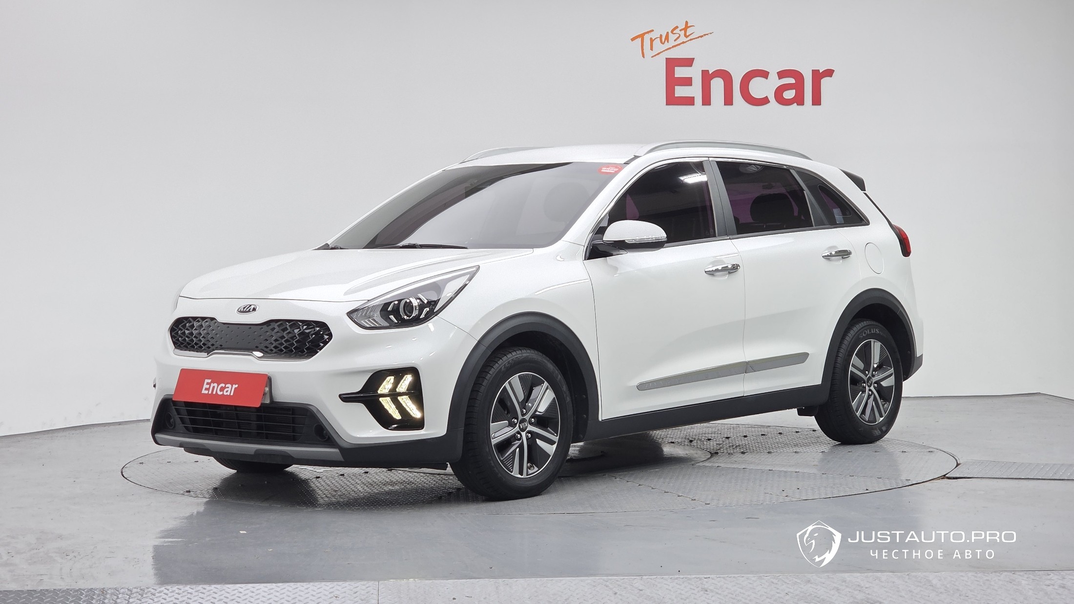 Автомобиль Kia Niro