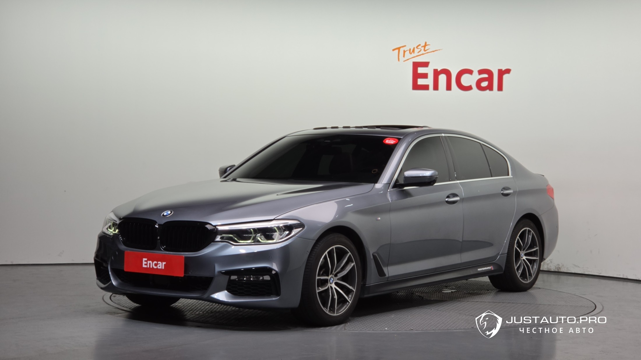 Автомобиль BMW 5-Series