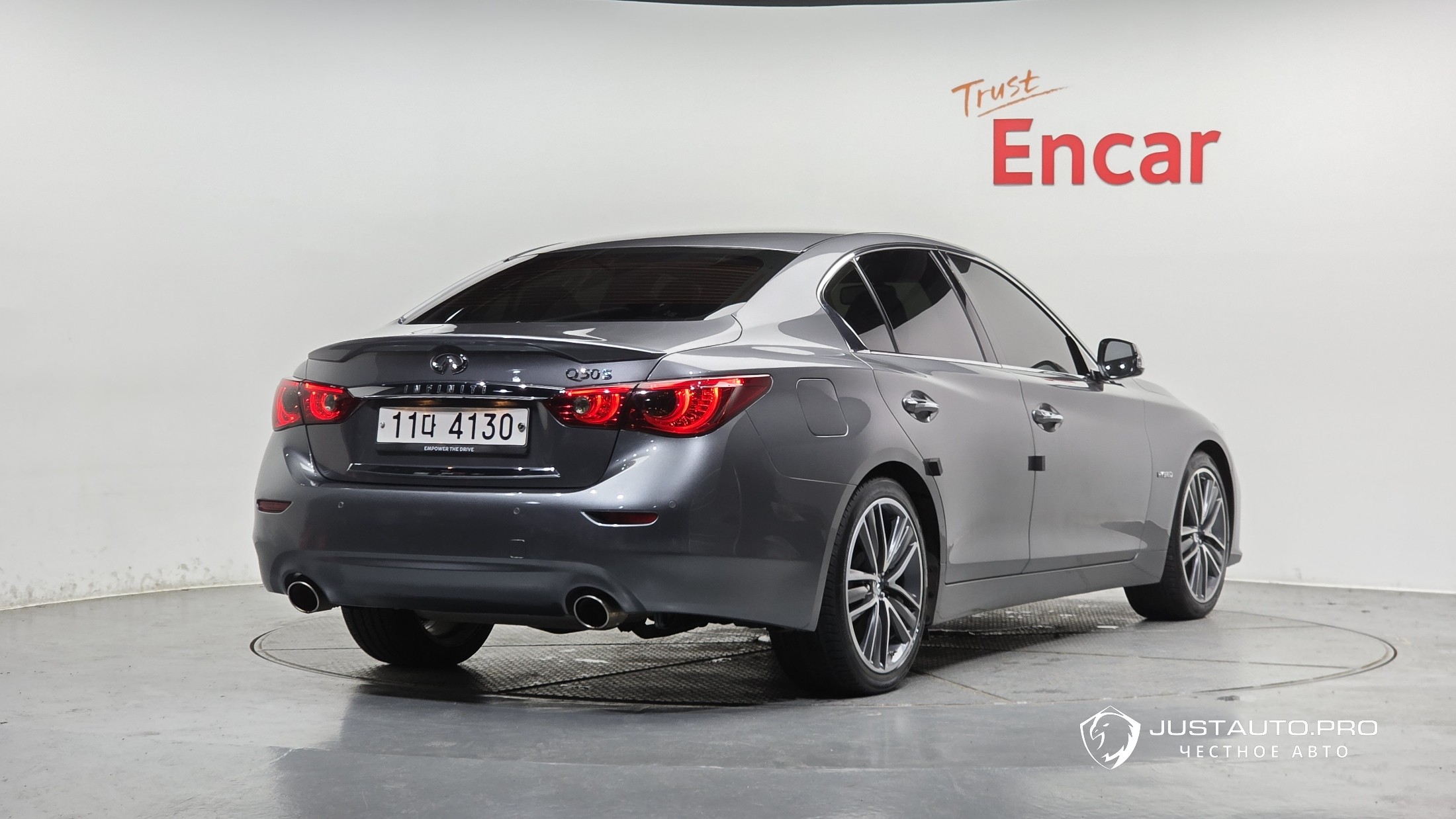 Автомобиль Infiniti Q50