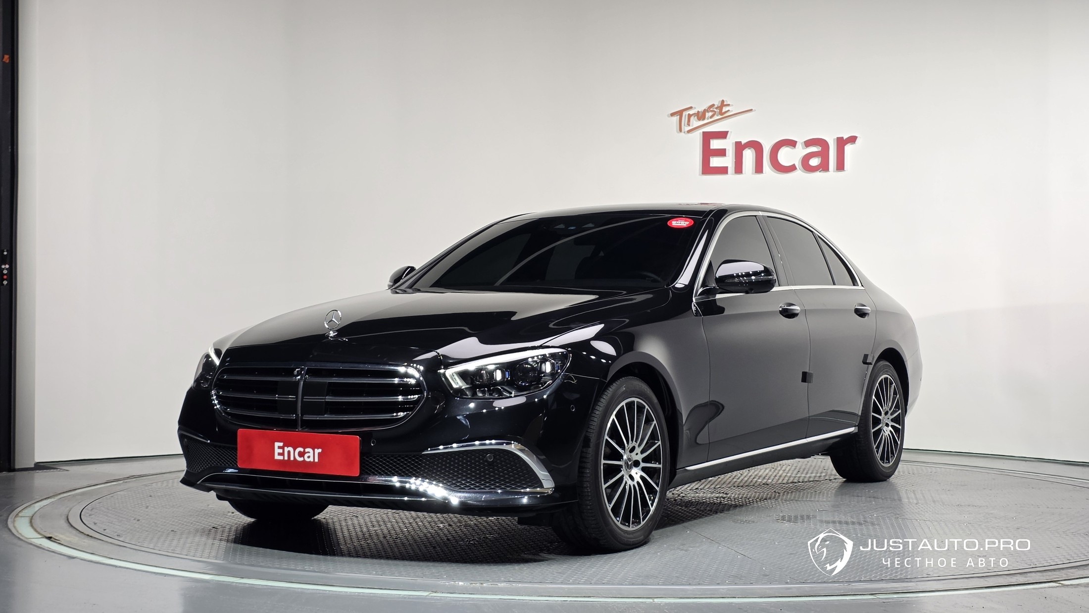 Автомобиль Mercedes-Benz E-Class