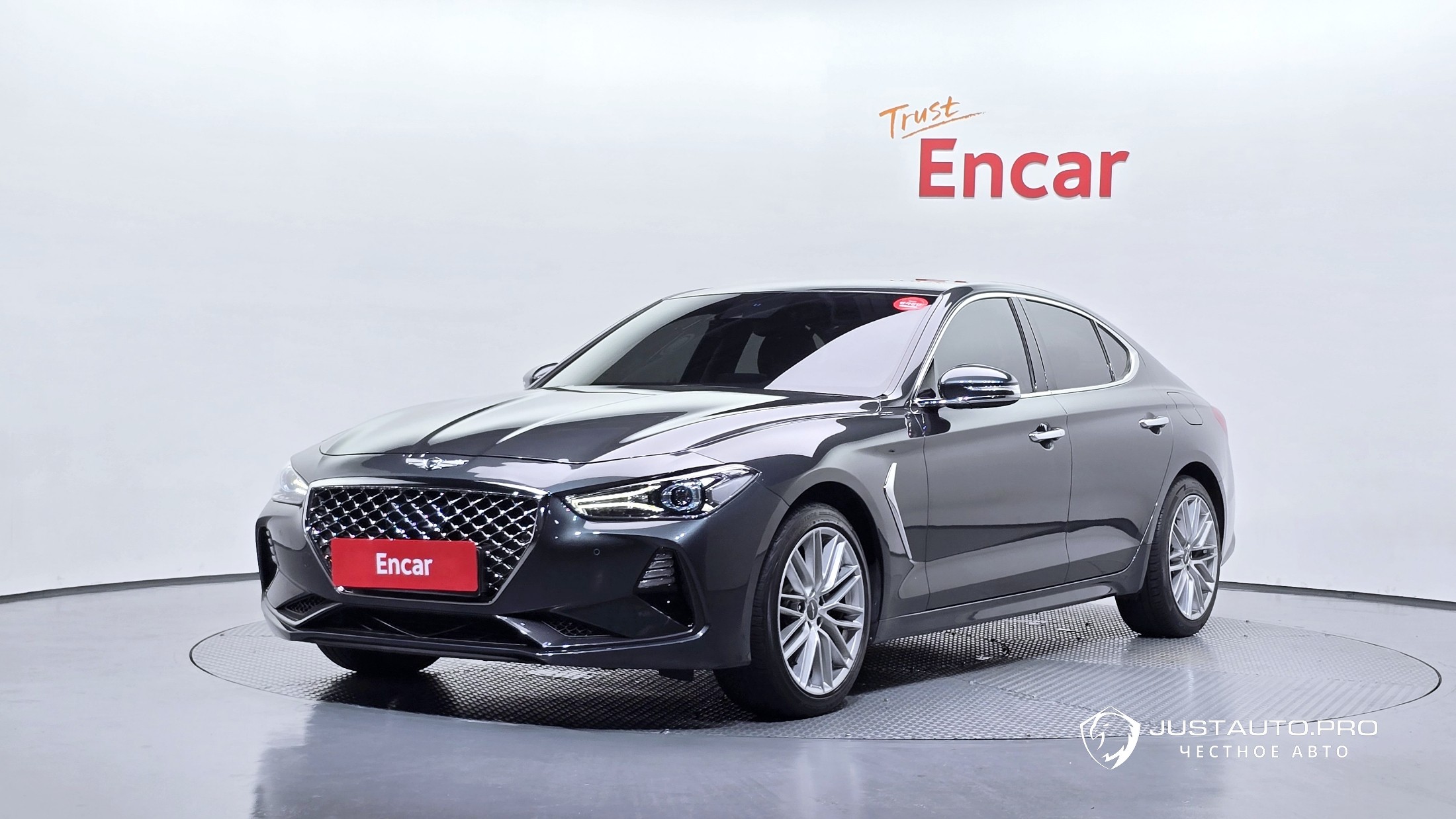 Автомобиль Genesis G70