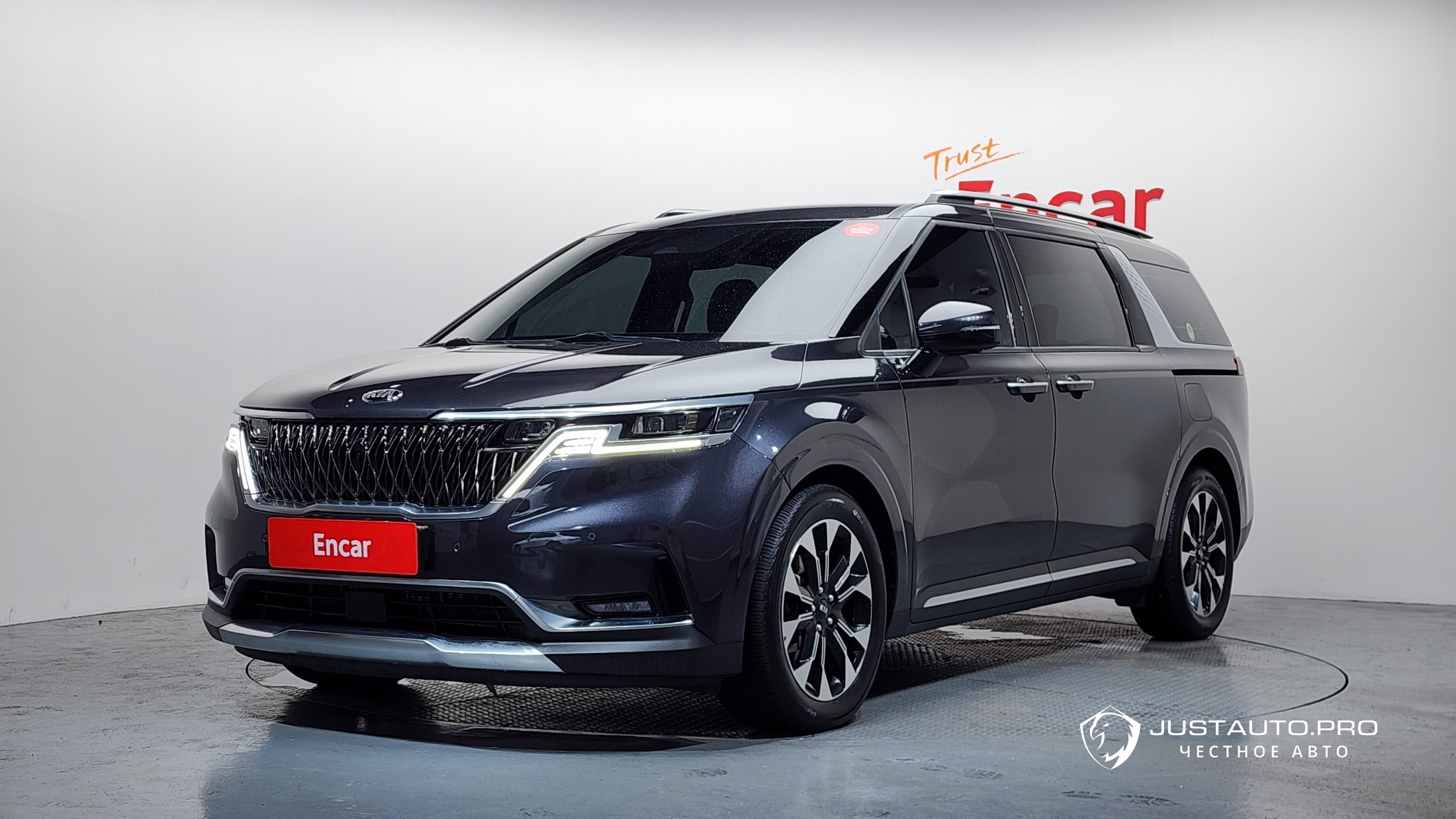 Автомобиль Kia Canival