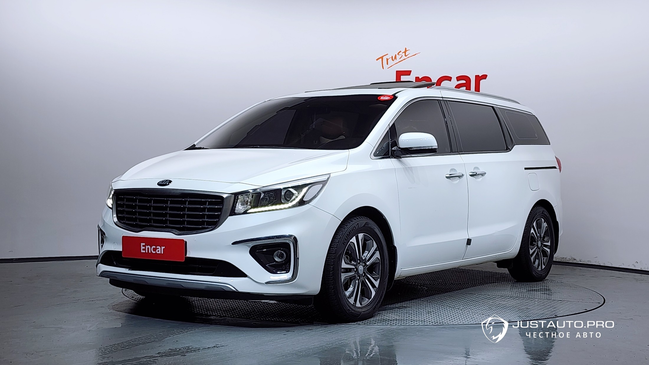 Автомобиль Kia Canival