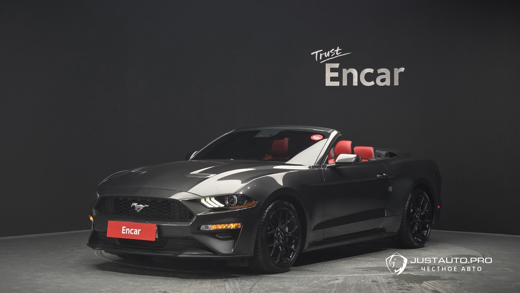 Автомобиль Ford Mustang