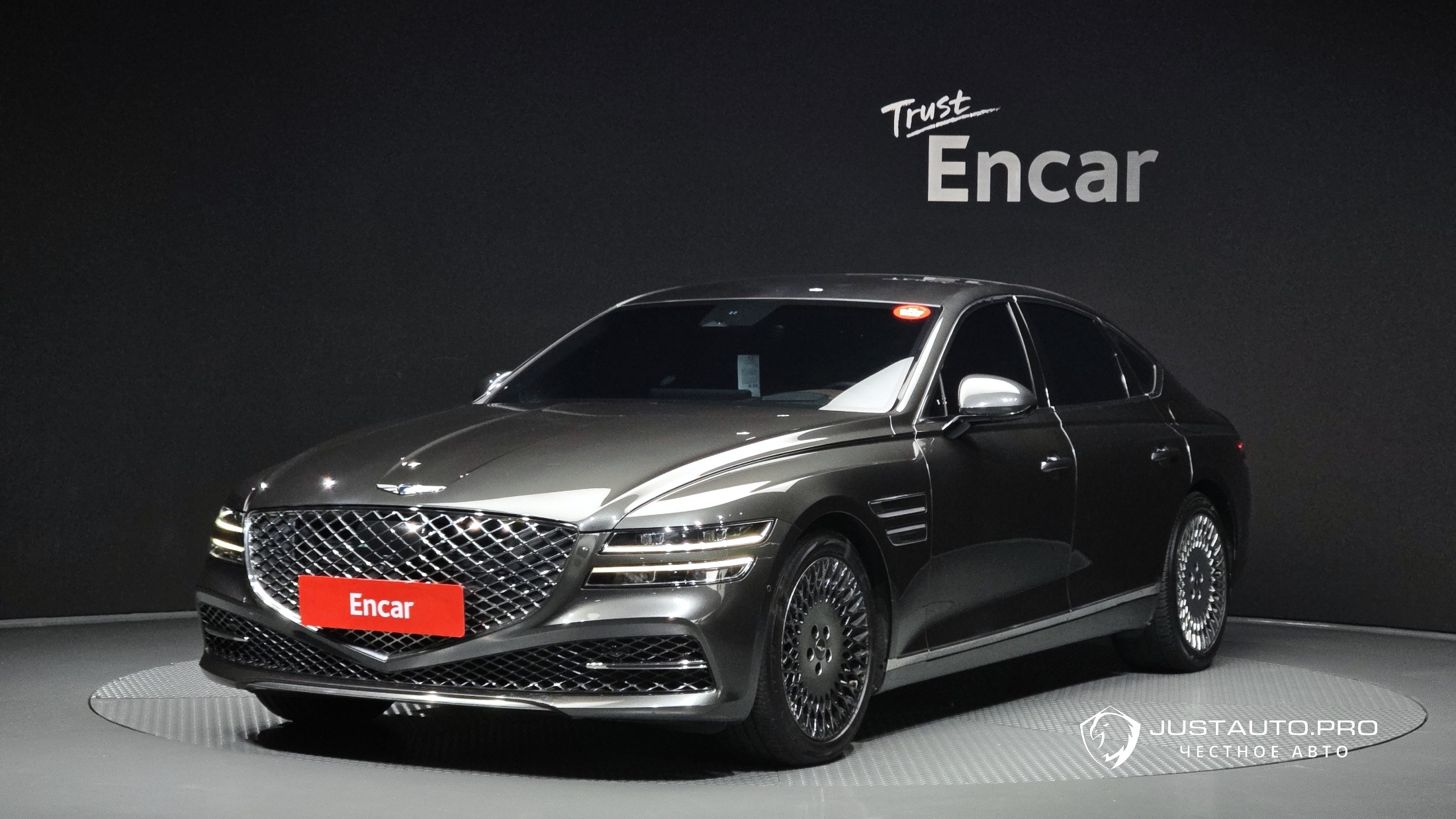 Автомобиль Genesis G80