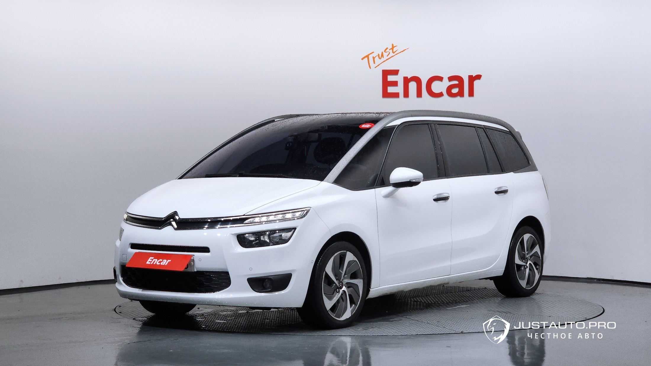 Автомобиль Citroen-DS C4 Picasso