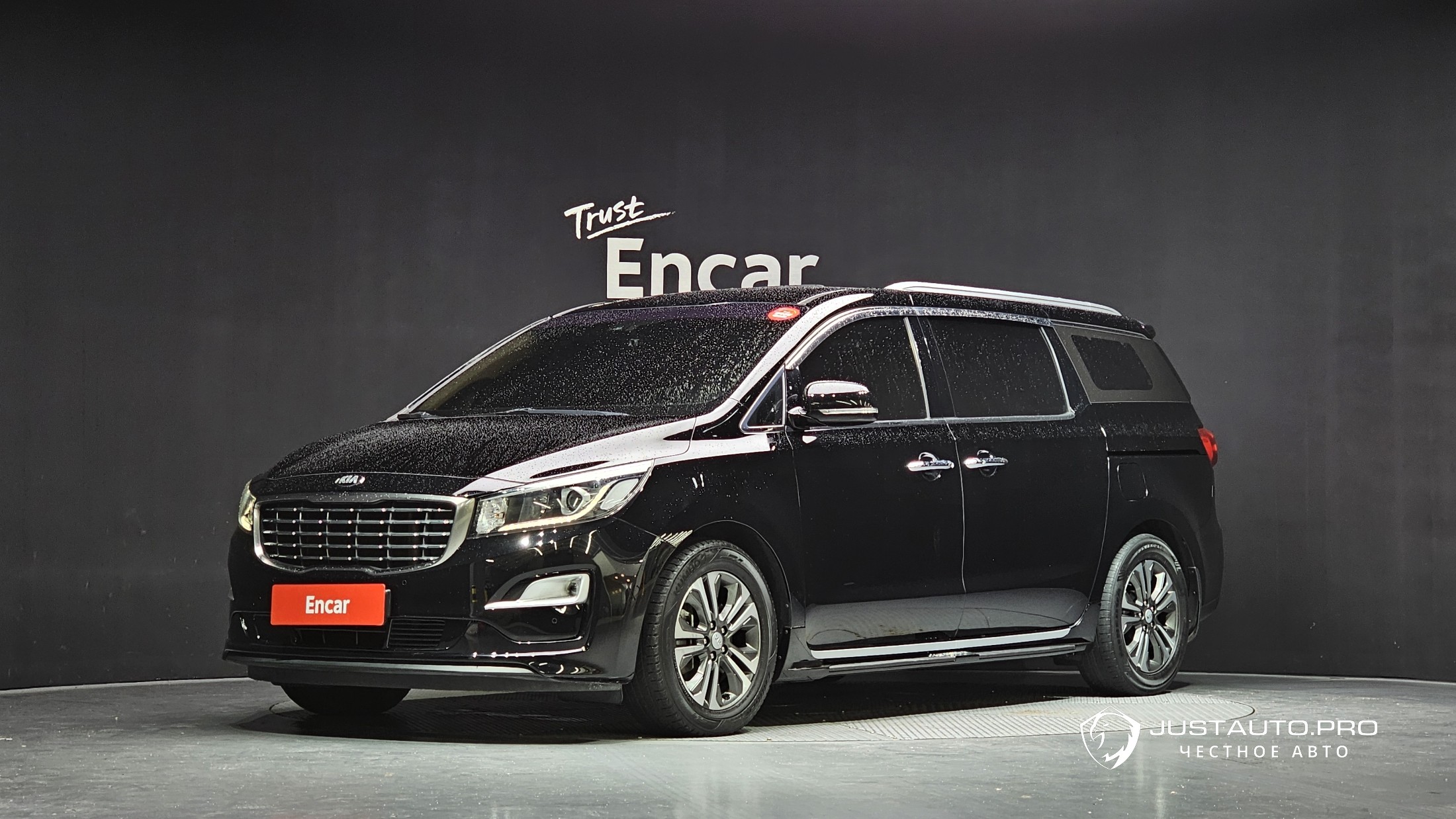 Автомобиль Kia Canival