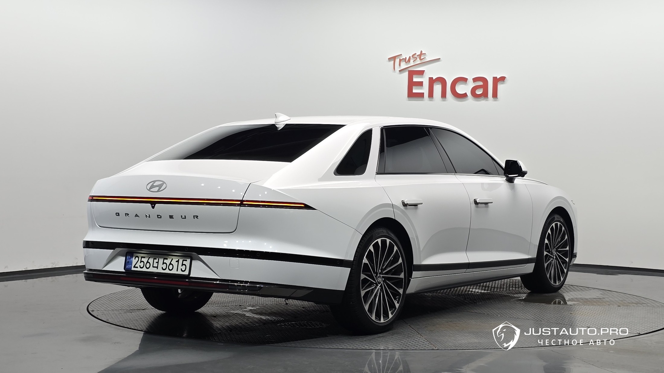 Автомобиль Hyundai Grandeur