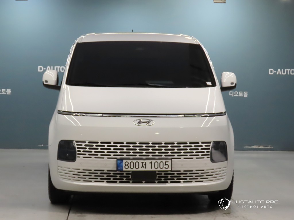 Автомобиль Hyundai Staria