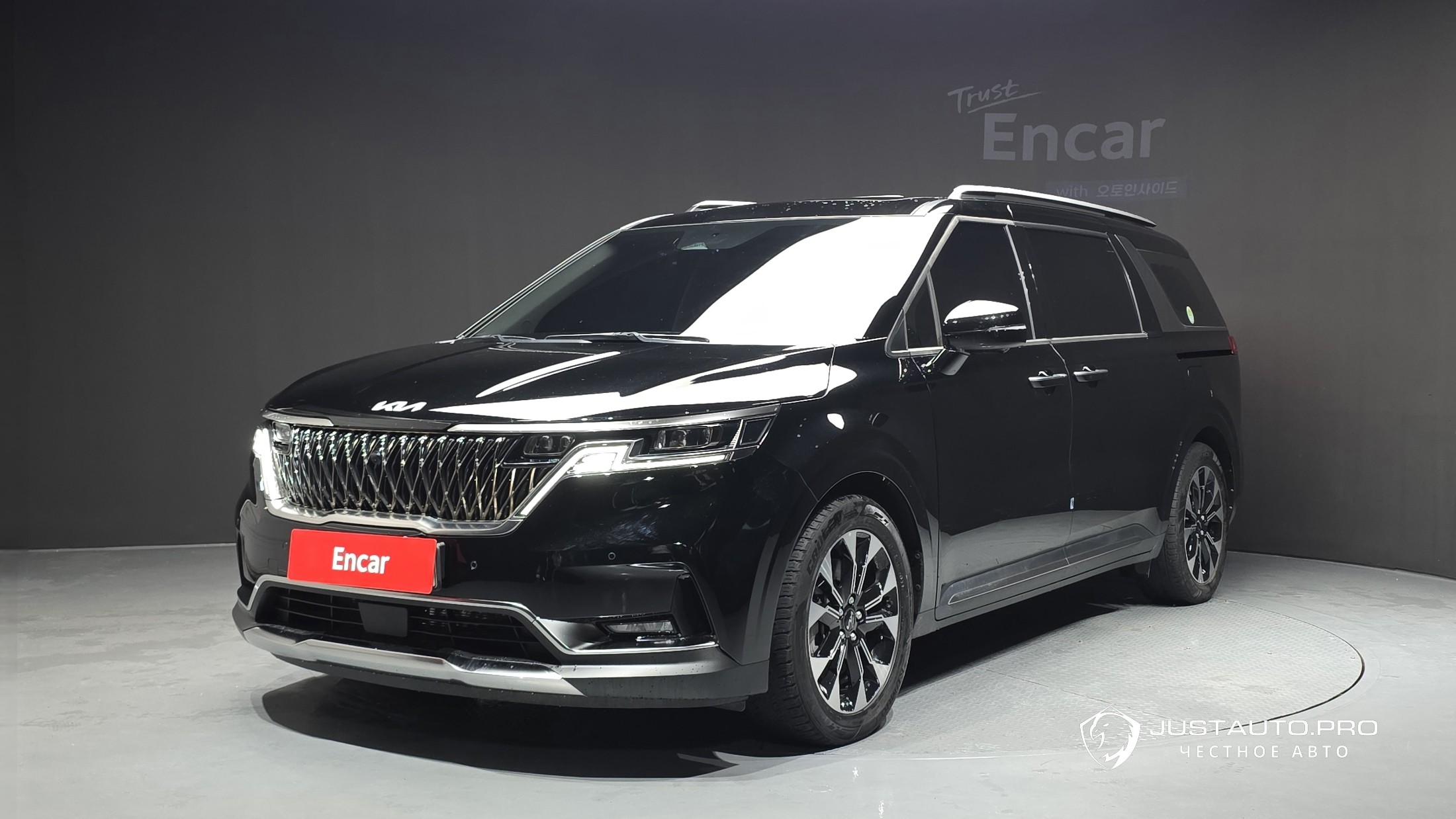 Автомобиль Kia Canival