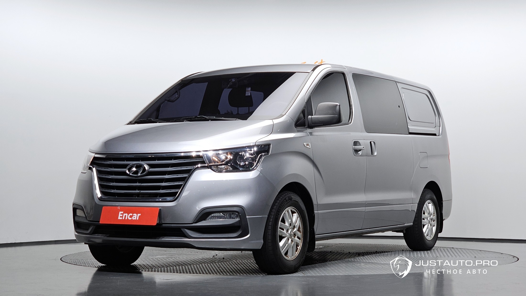 Автомобиль Hyundai Starex