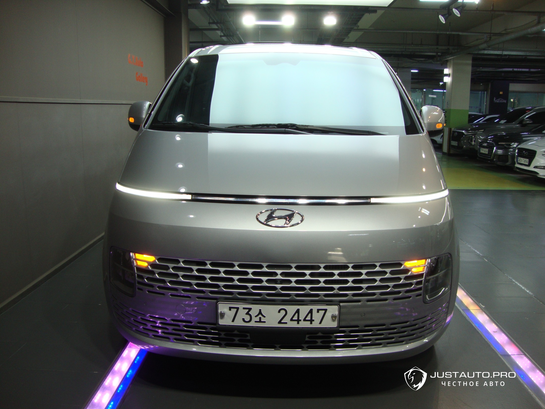 Автомобиль Hyundai Staria