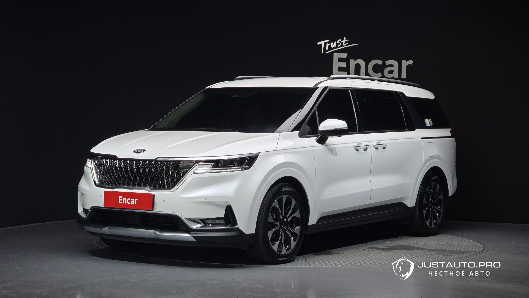Автомобиль Kia Canival