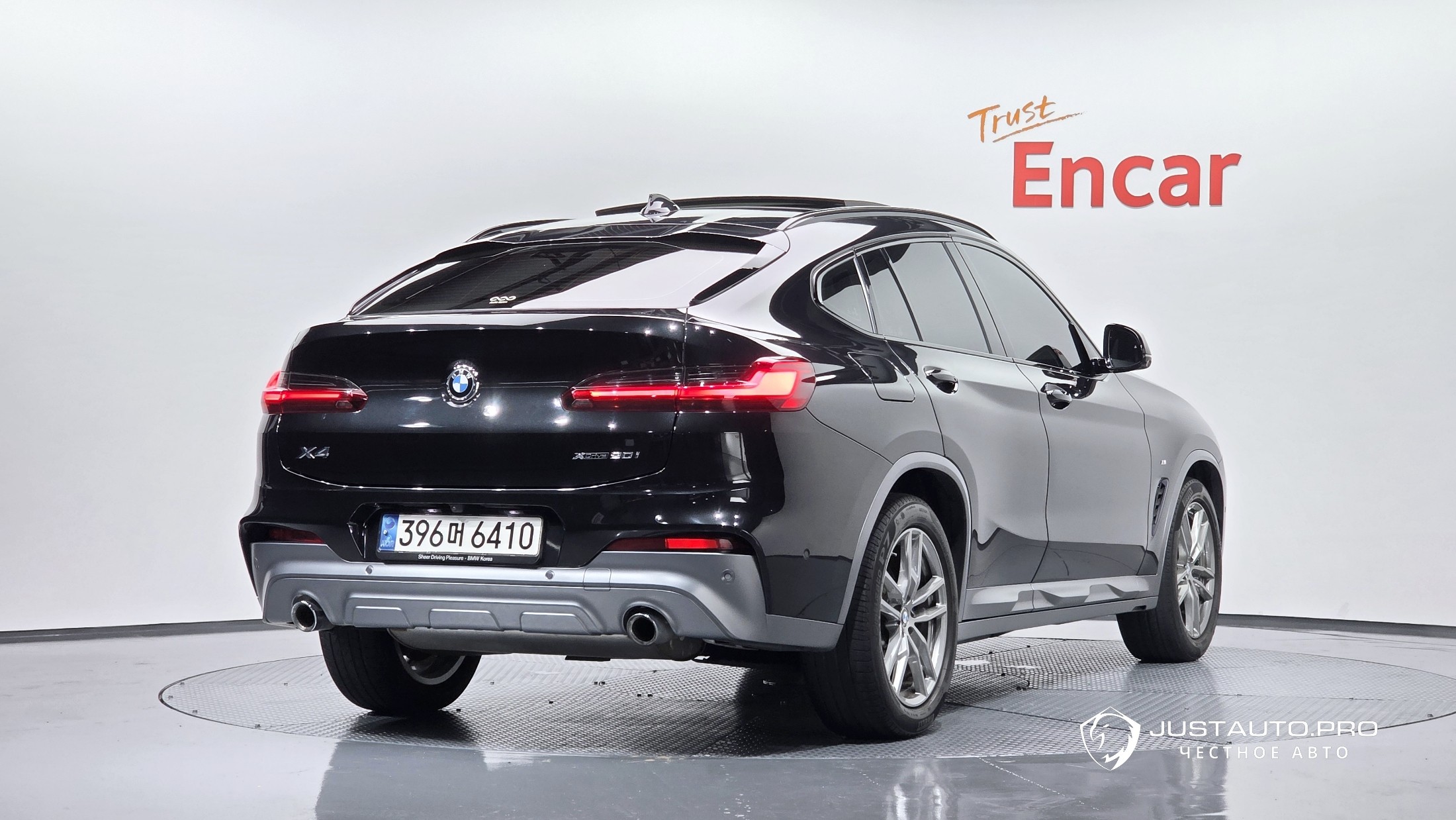 Автомобиль BMW X4