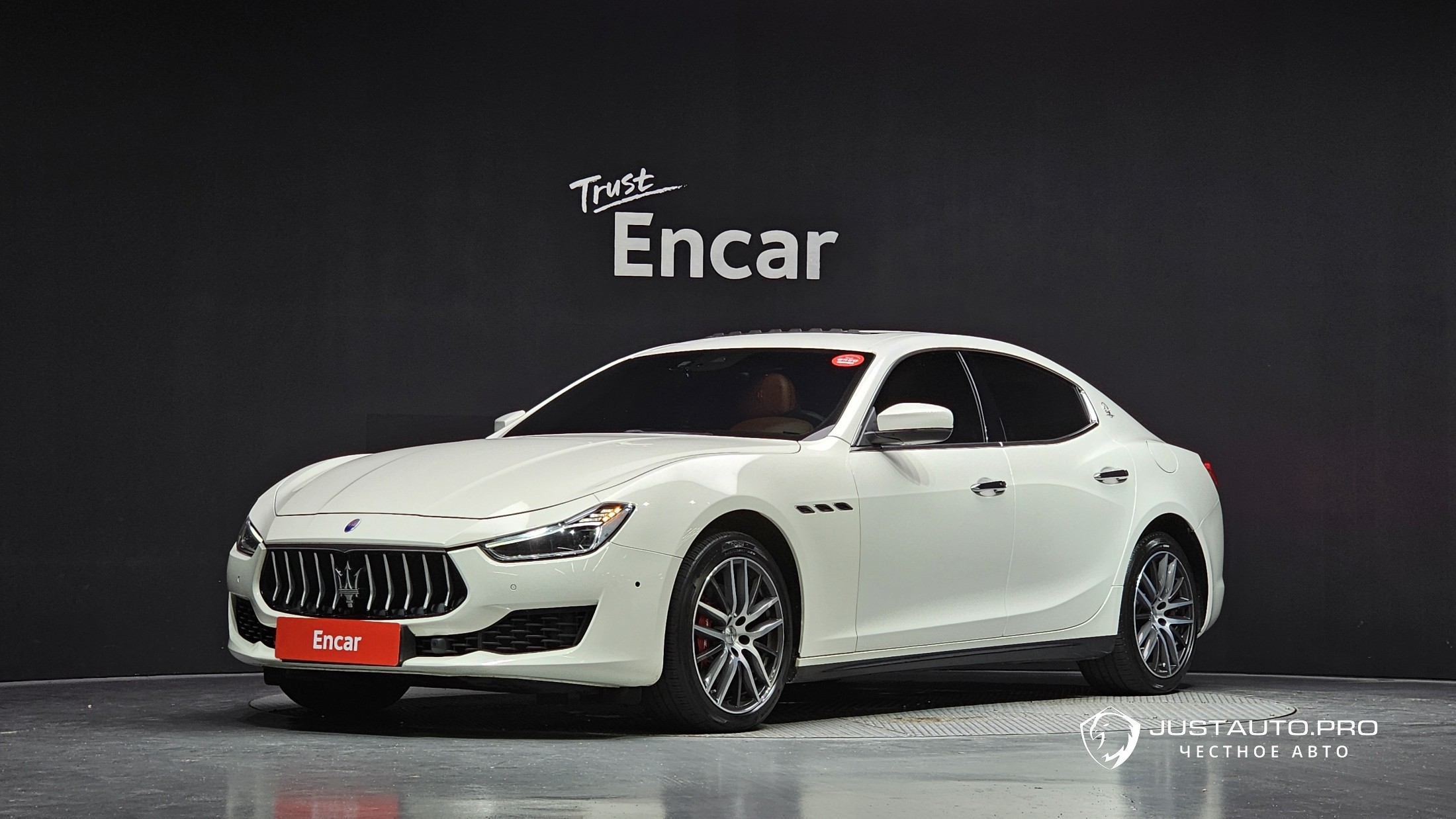 Автомобиль Maserati Ghibli
