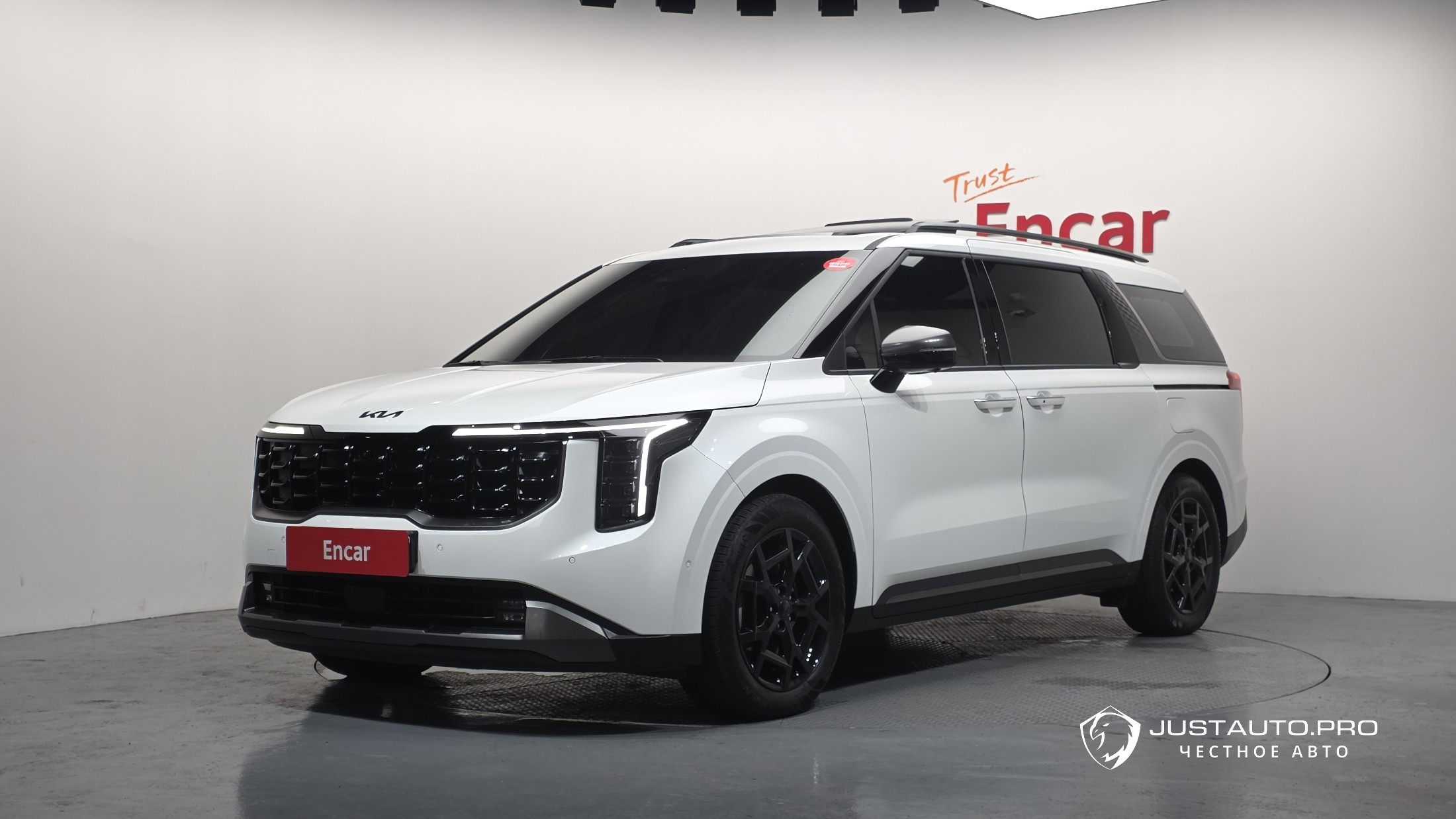 Автомобиль Kia Canival