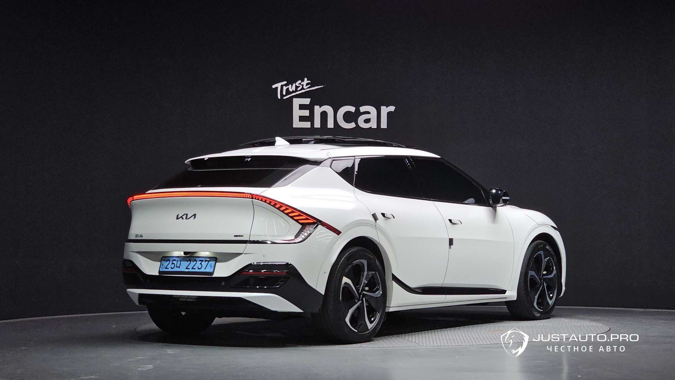 Автомобиль Kia EV6