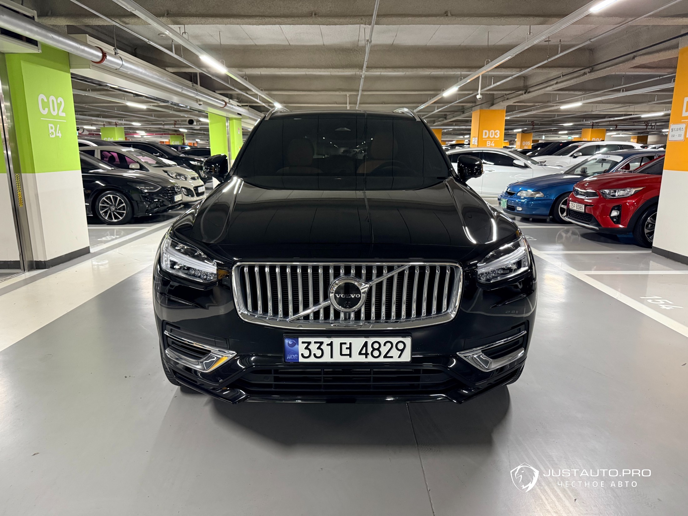 Автомобиль Volvo XC90
