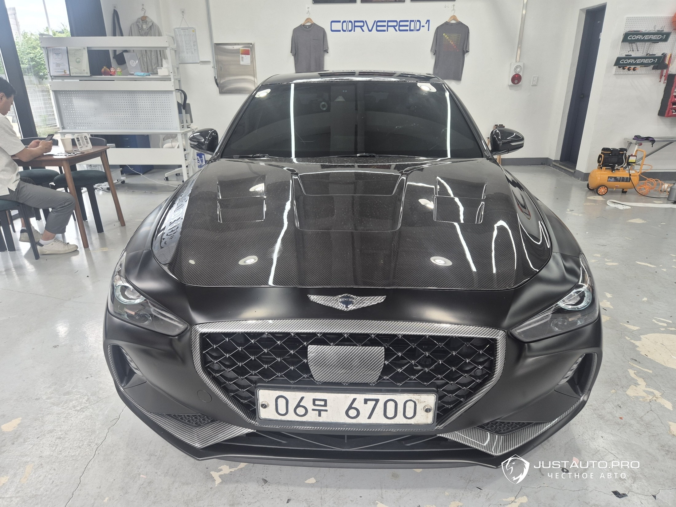Автомобиль Genesis G70