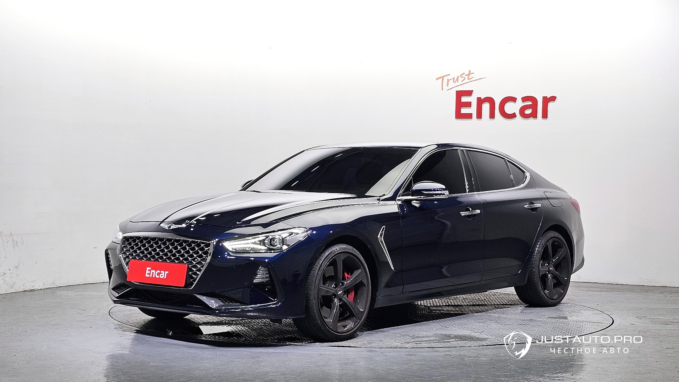 Автомобиль Genesis G70
