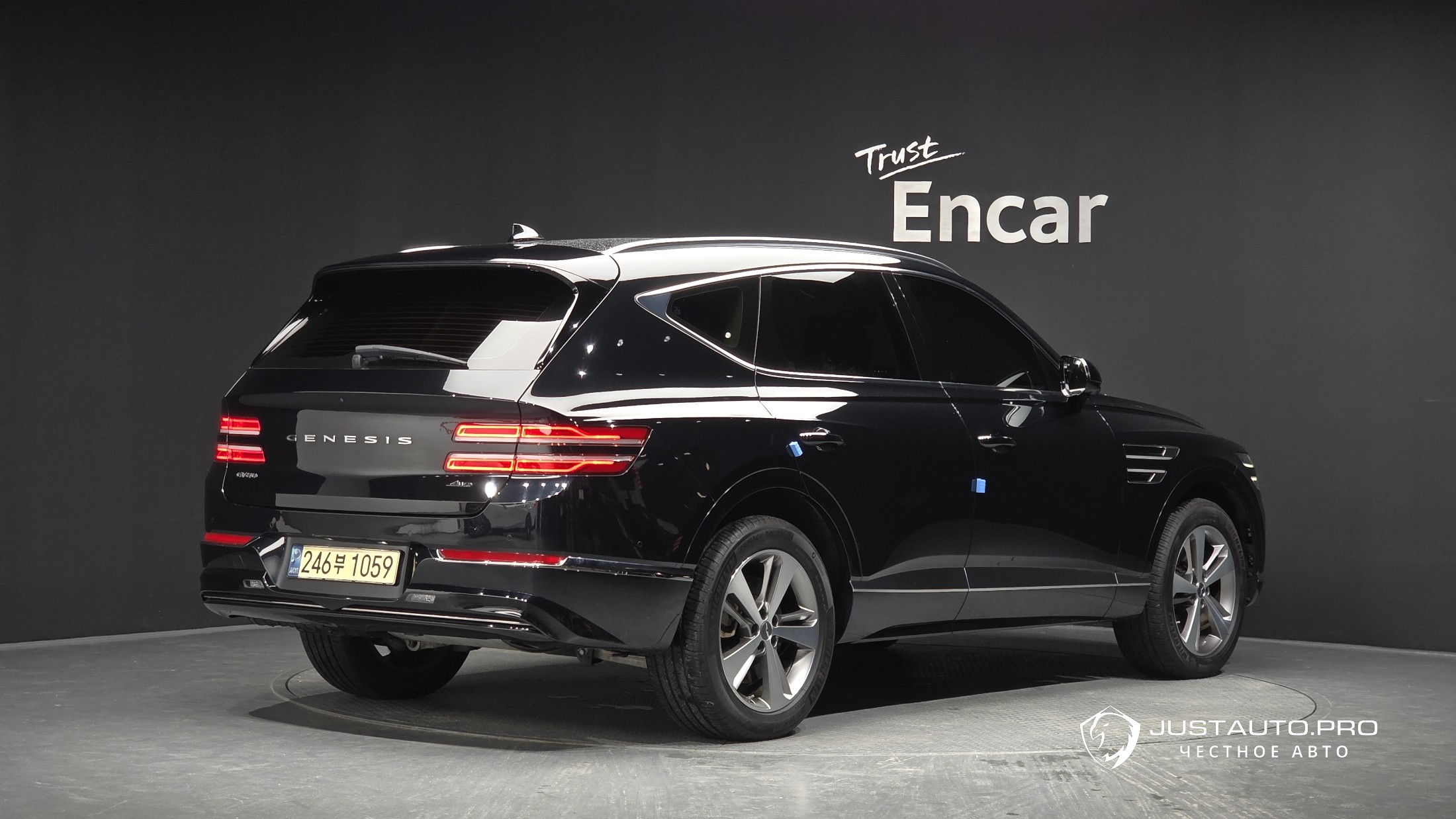 Автомобиль Genesis GV80