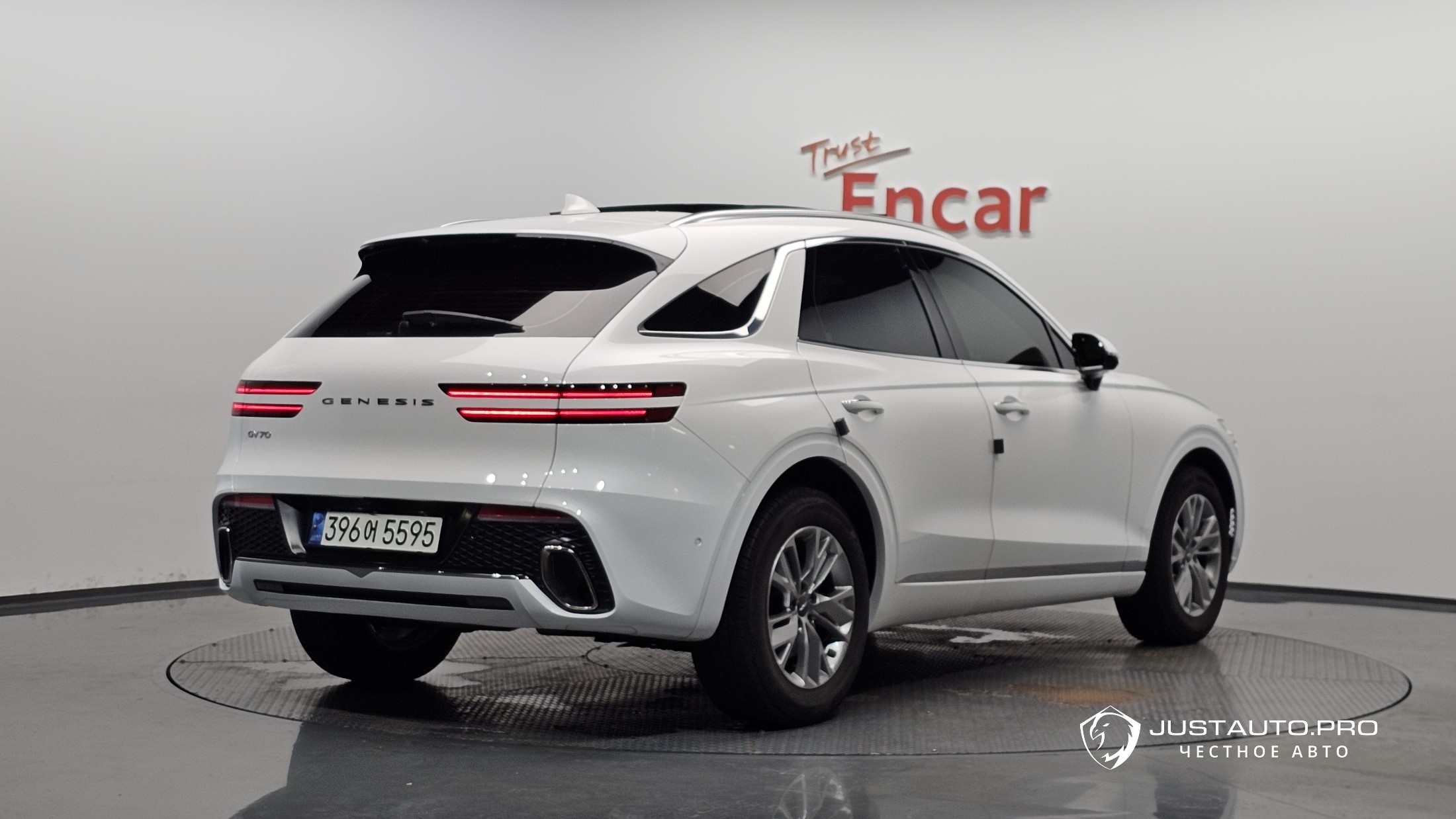 Автомобиль Genesis GV70