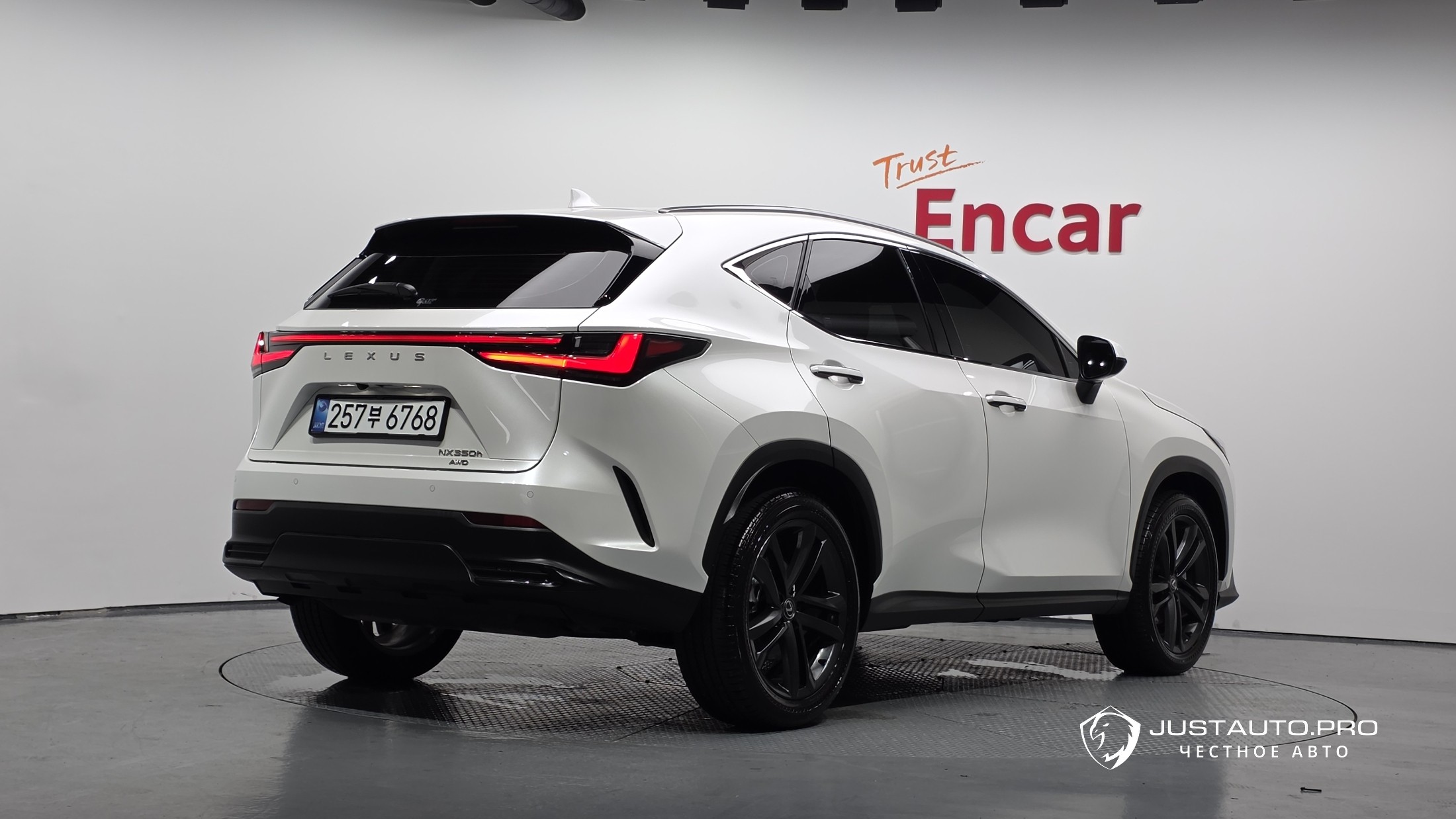 Автомобиль Lexus NX