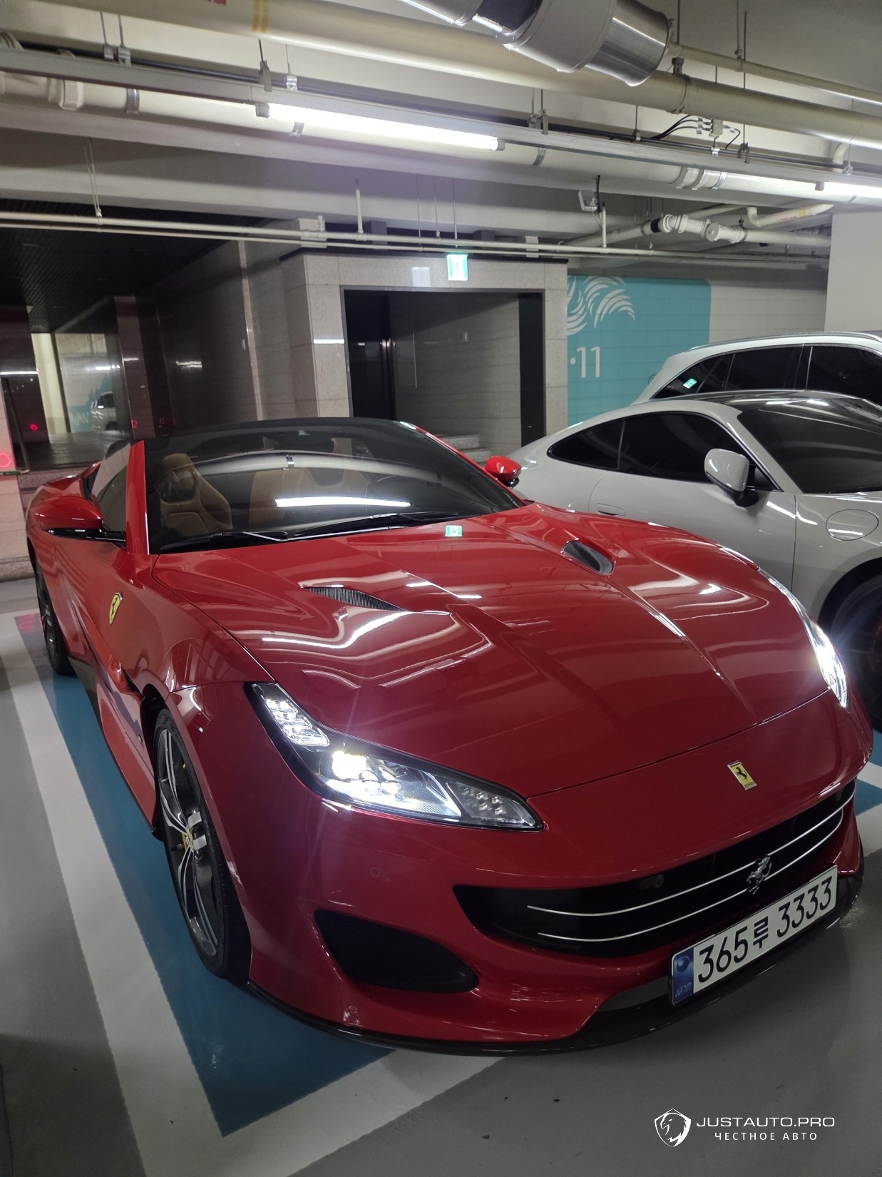 Автомобиль Ferrari Portofino