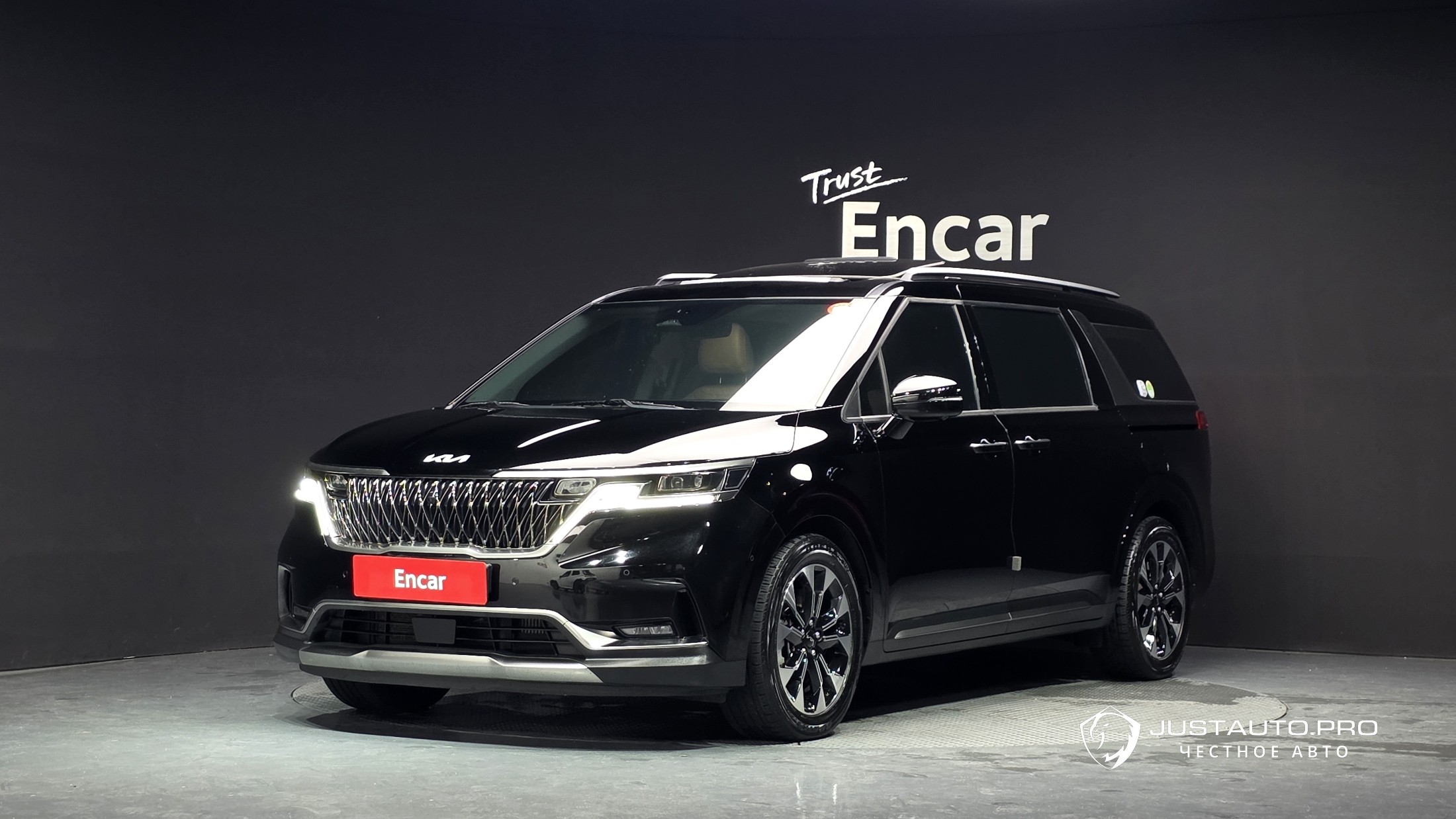 Автомобиль Kia Canival