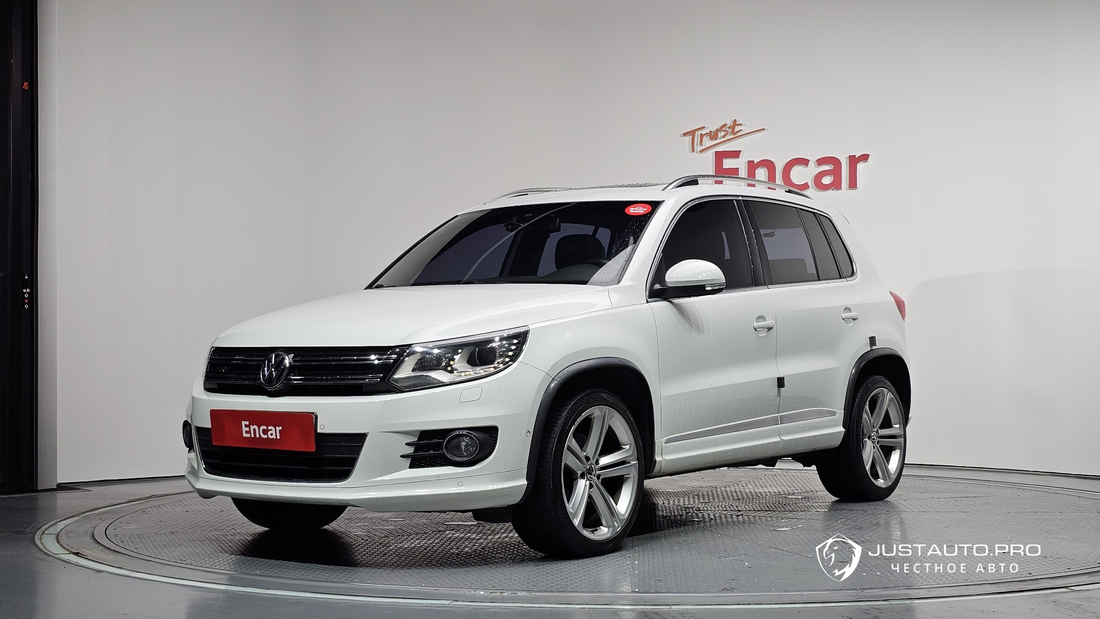 Автомобиль Volkswagen Tiguan