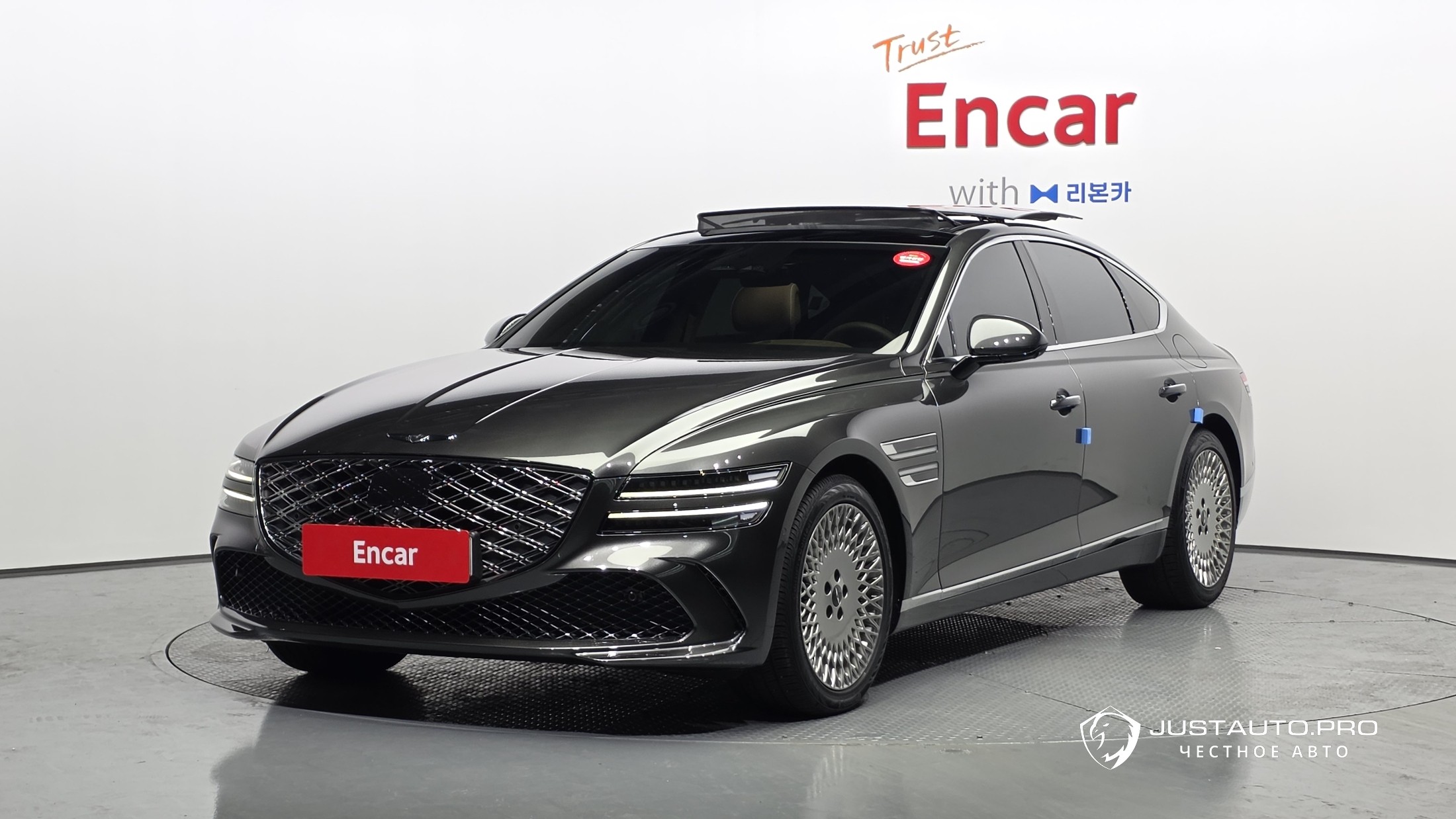 Автомобиль Genesis G80