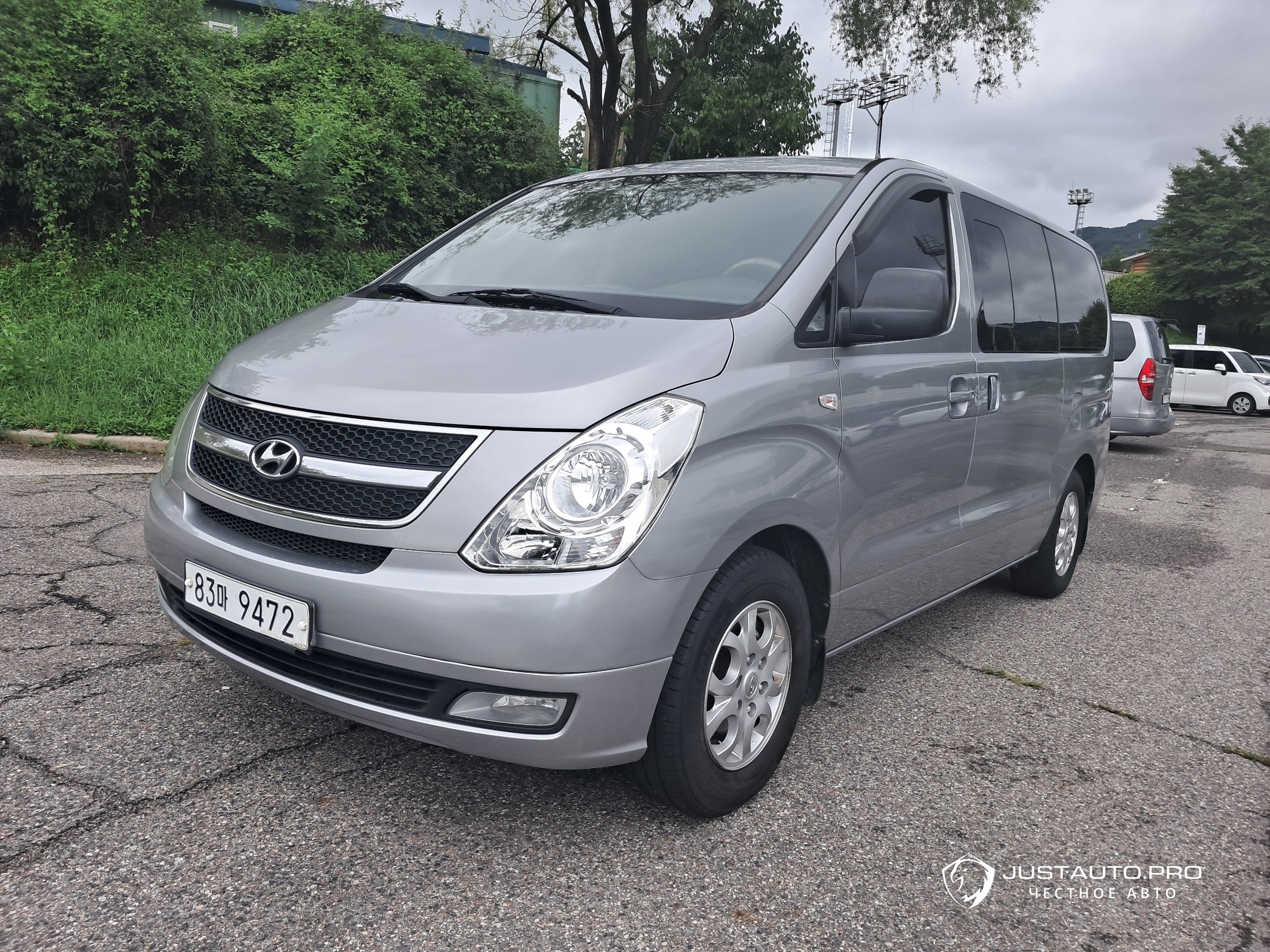 Автомобиль Hyundai Starex