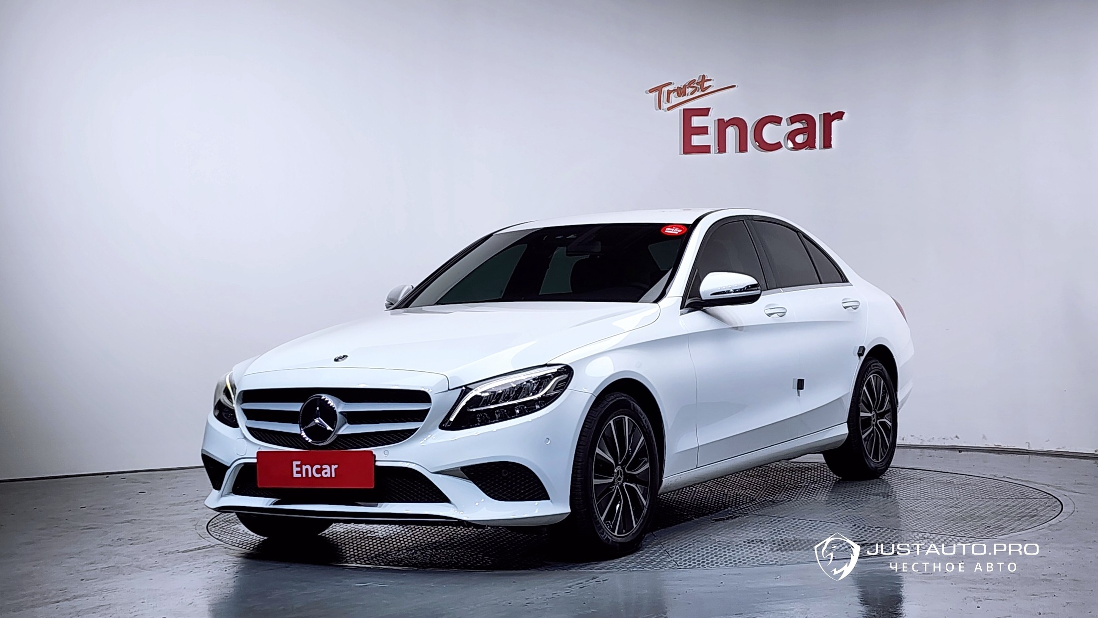 Автомобиль Mercedes-Benz C-Class