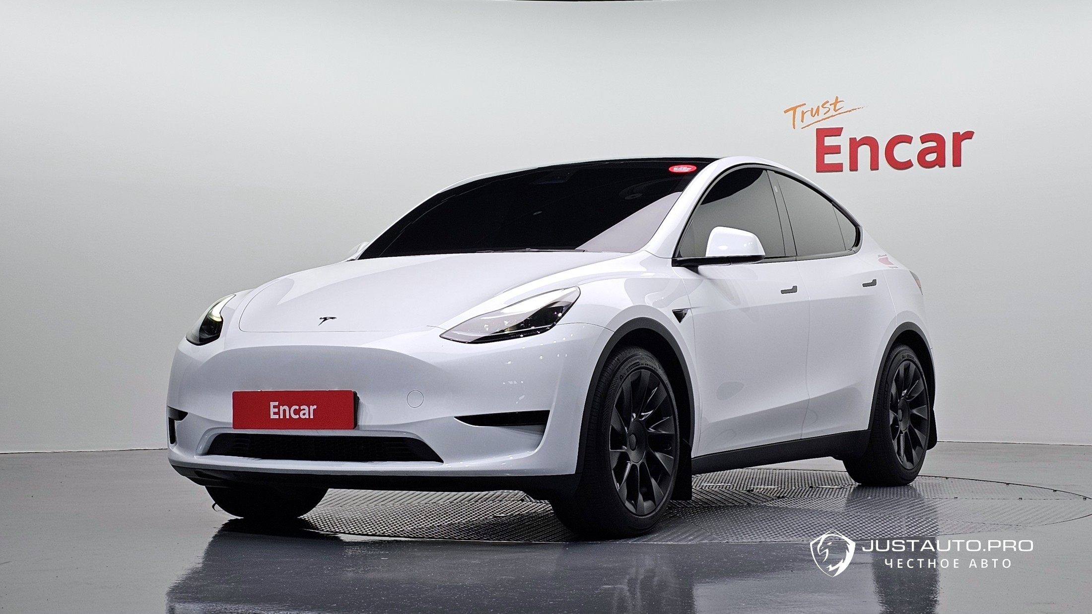 Автомобиль Tesla Model Y