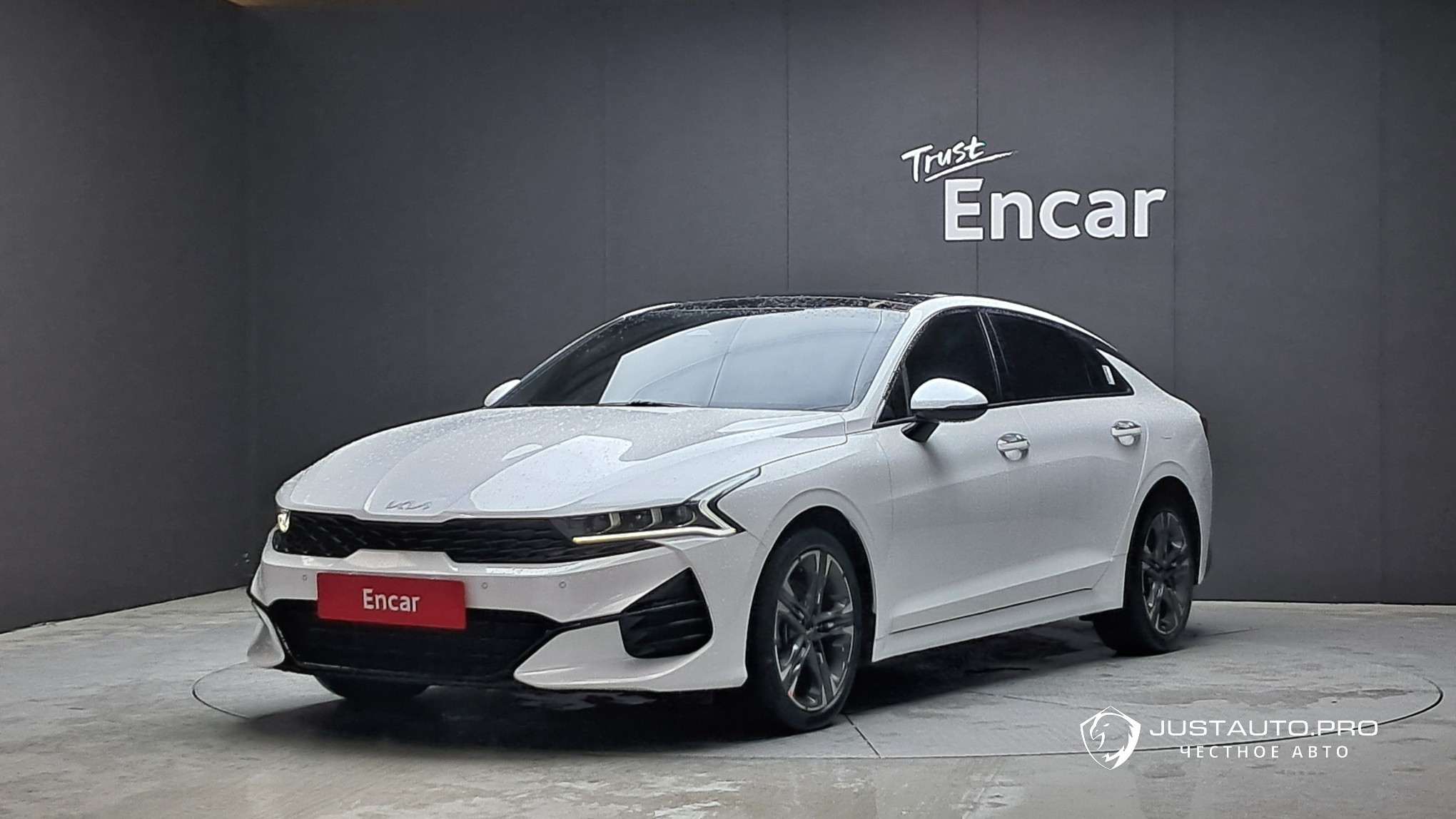 Автомобиль Kia K5