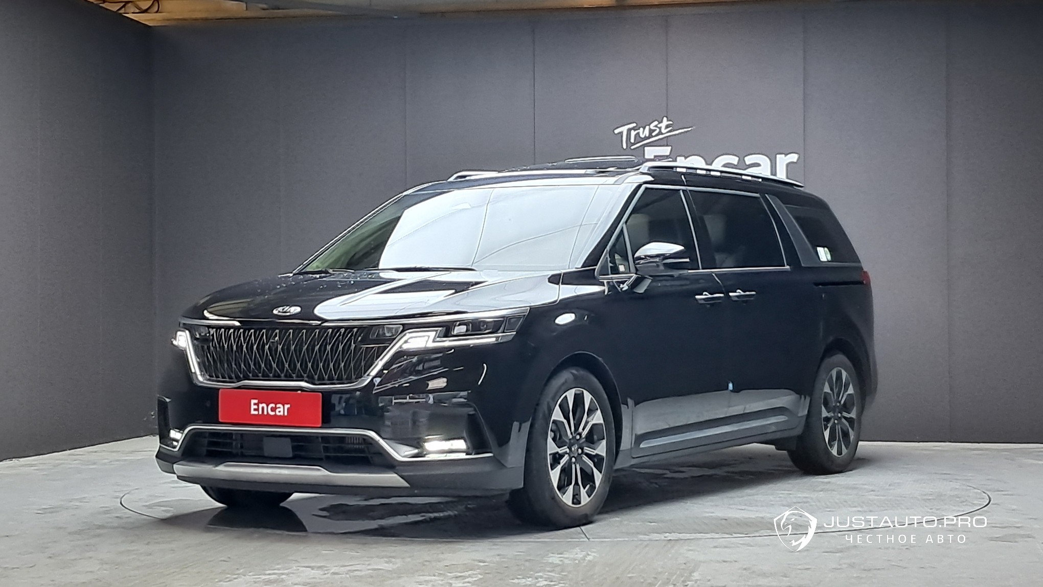 Автомобиль Kia Canival