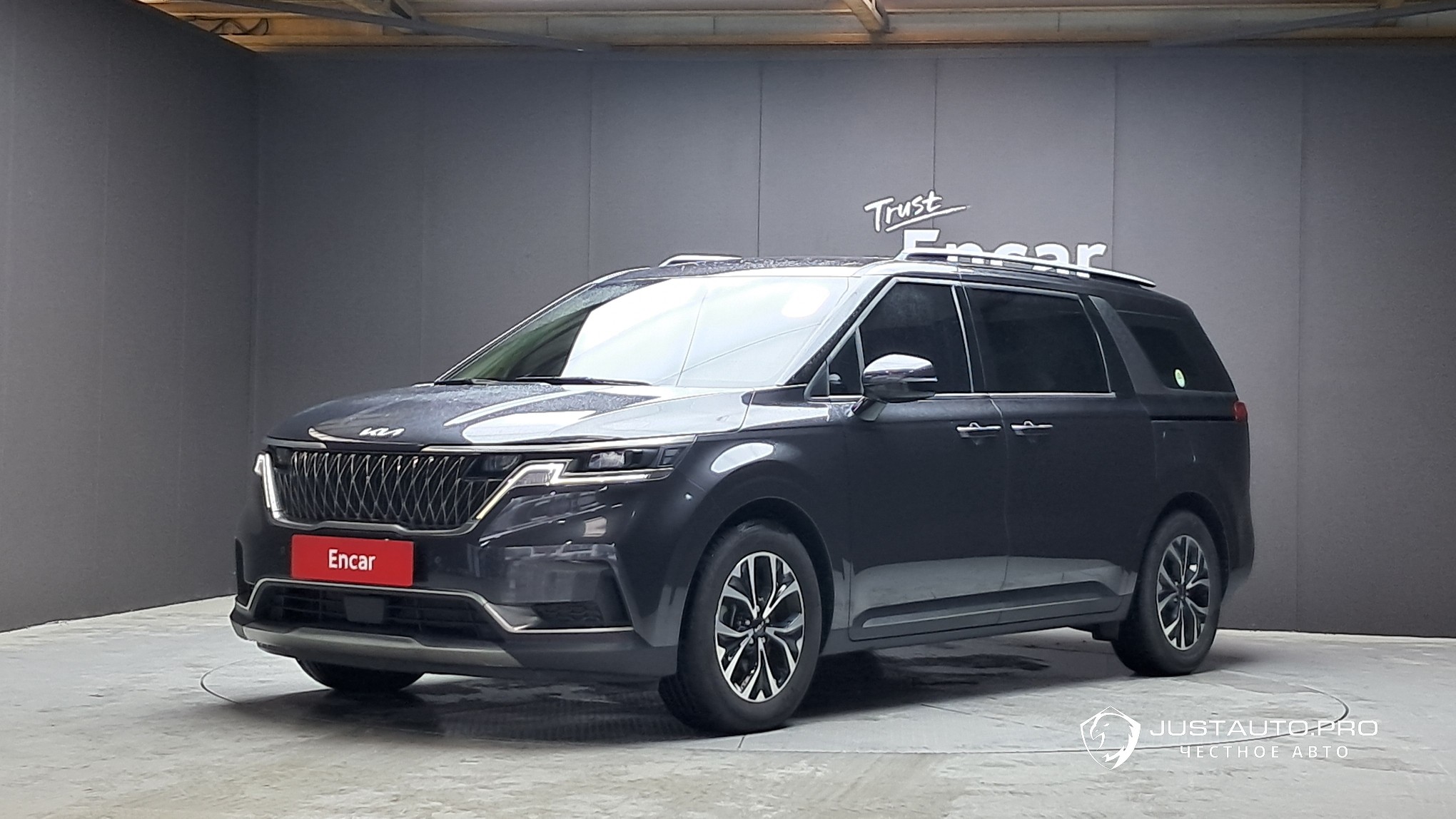 Автомобиль Kia Canival