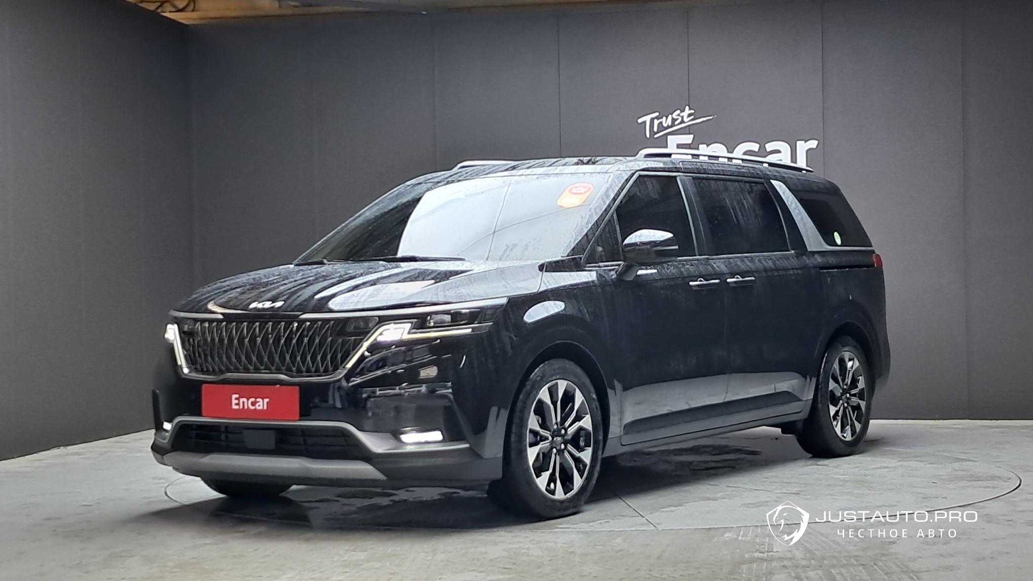 Автомобиль Kia Canival