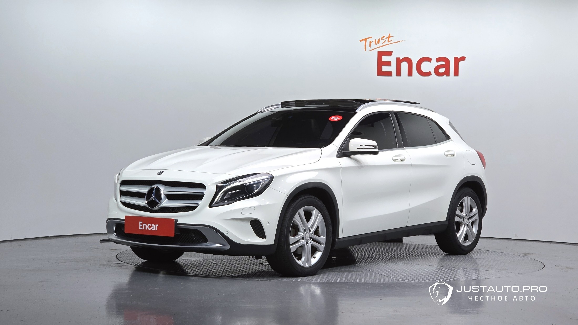 Автомобиль Mercedes-Benz GLA-Class