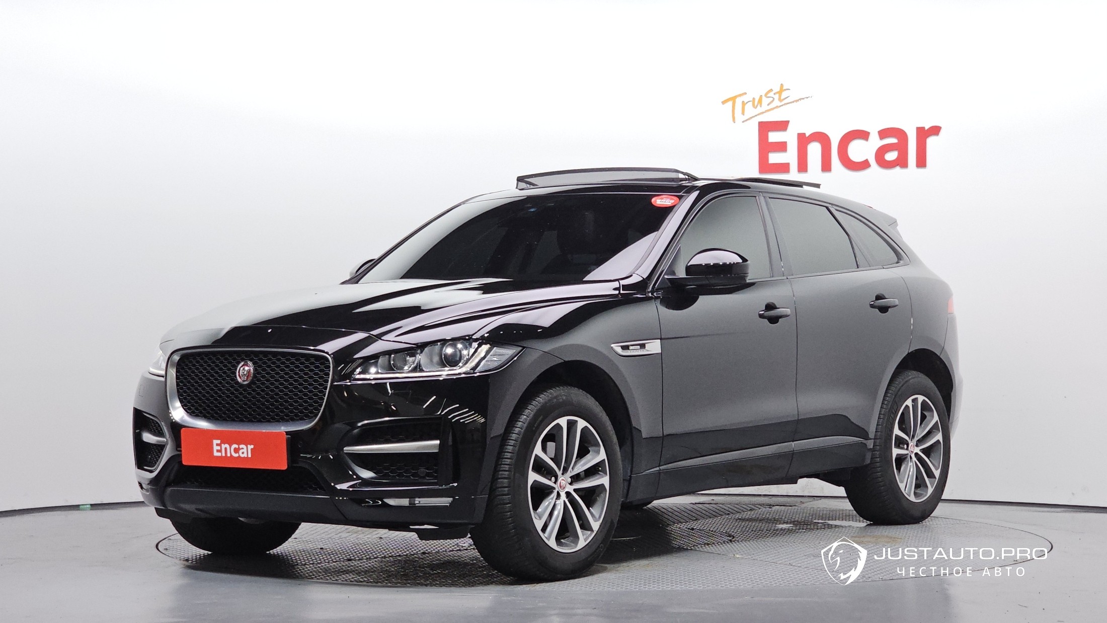 Автомобиль Jaguar F-PACE