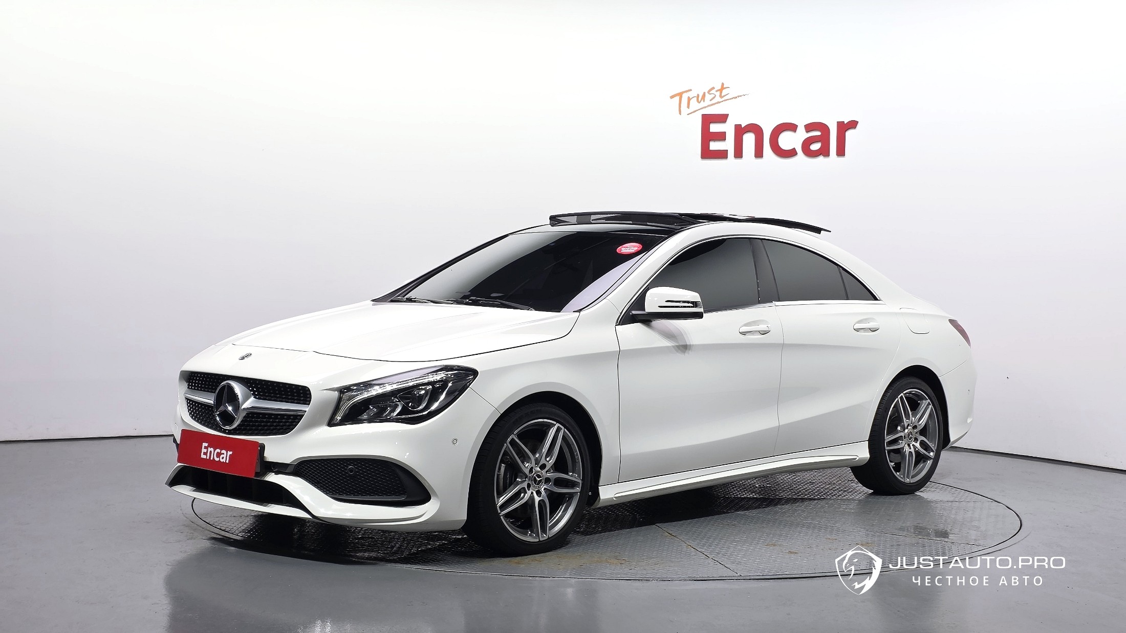 Автомобиль Mercedes-Benz CLA-Class